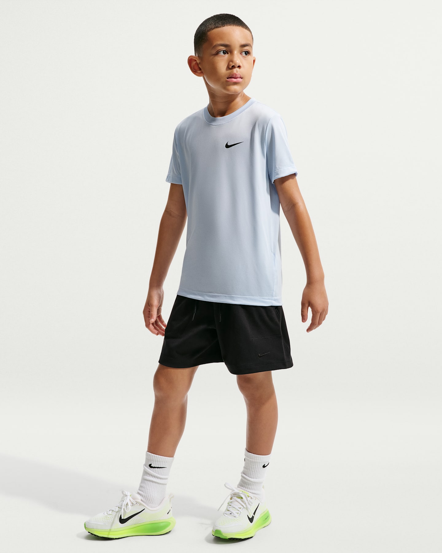 Детские шорты Nike Primary Nano Big Kids' (Boys') Dri-FIT 7" Shorts — фото 6