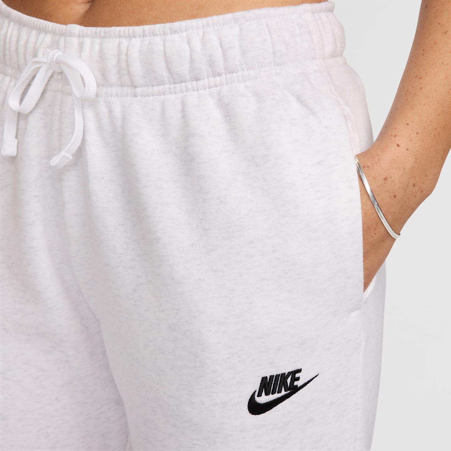 Женские брюки Nike Sportswear Club Fleece Women's Mid-Rise Joggers — фото 3