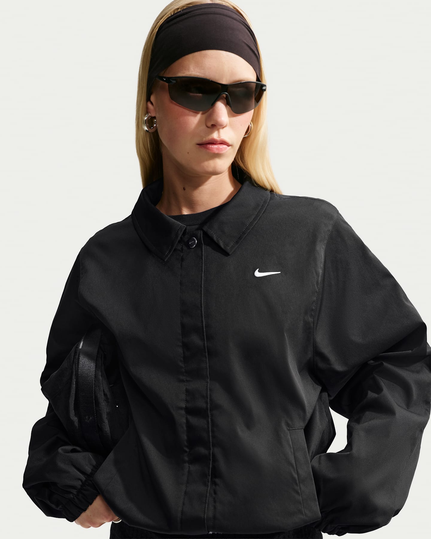 Женские куртки Nike Sportswear Women's Loose Coaches Jacket — фото 7
