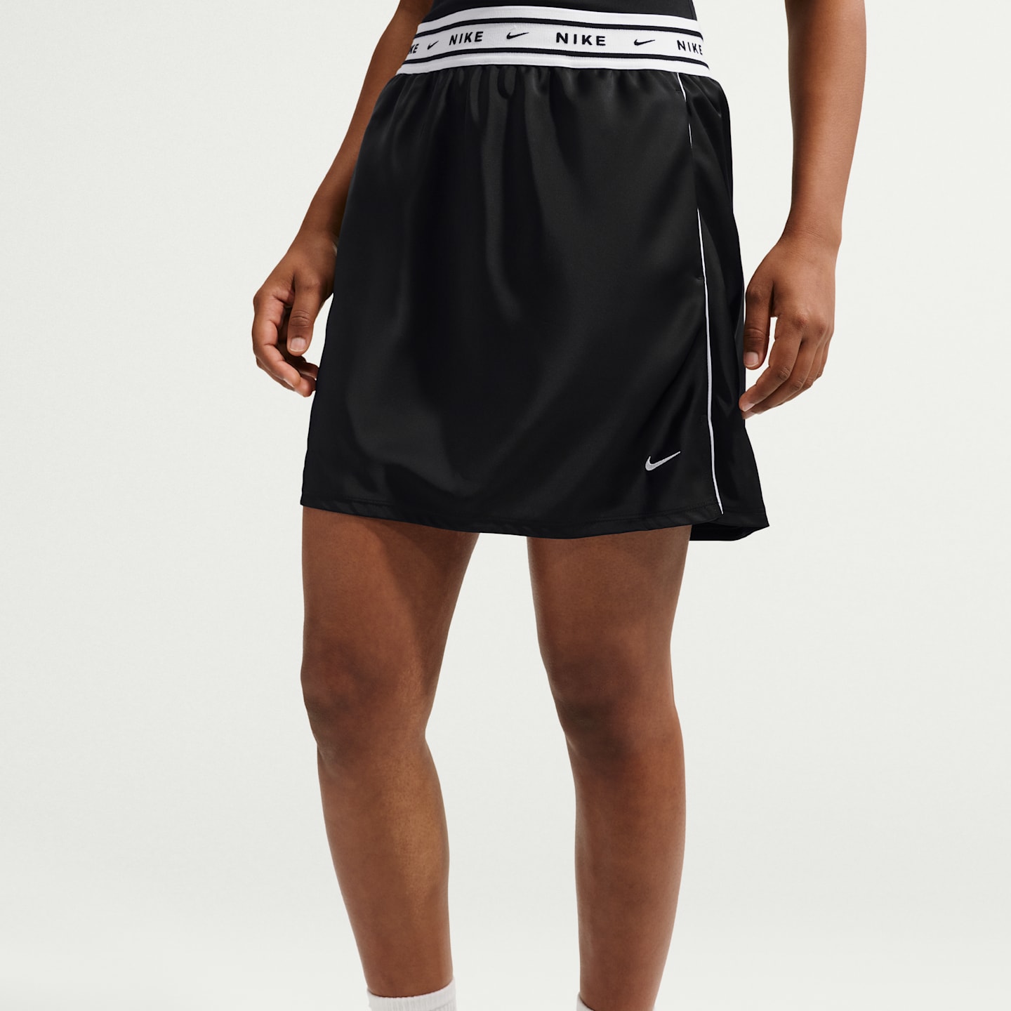 Женские юбки Nike Sportswear Women's Satin Skirt — фото 2