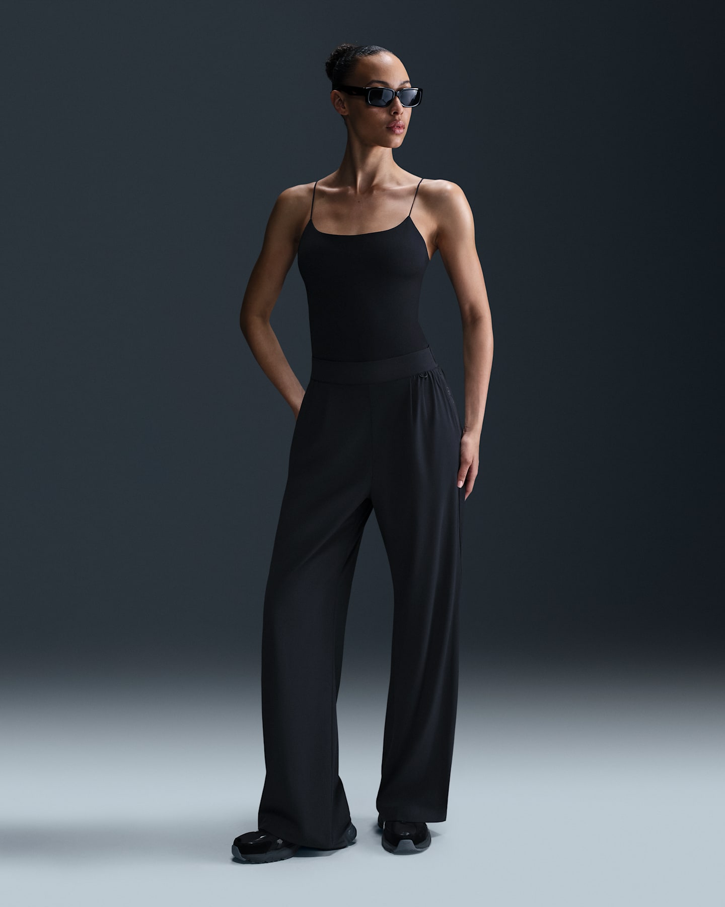 Женские брюки Nike 24.7 PerfectStretch Women's Dri-FIT High-Waisted Loose Wide-Leg Pants — фото 7