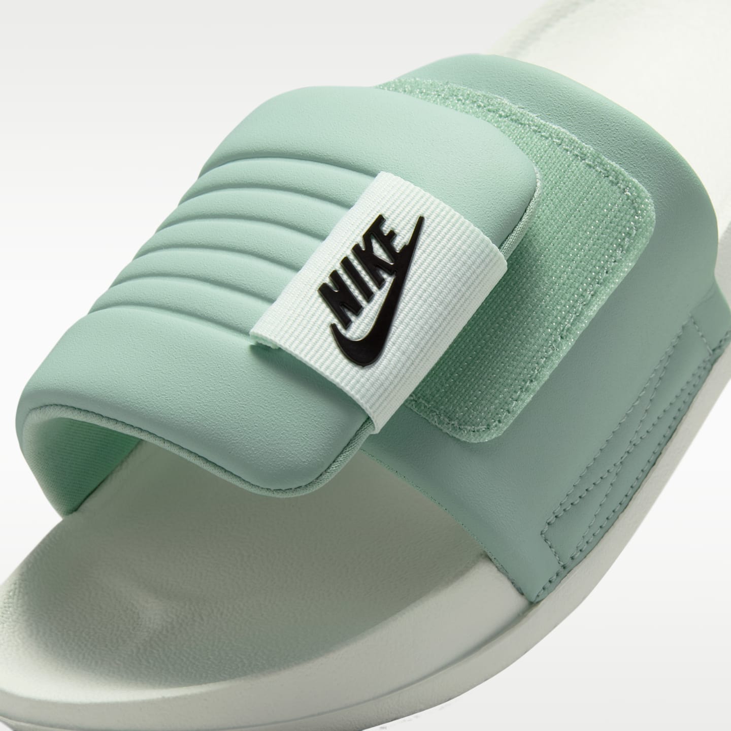 Женские сандалии Nike Offcourt Adjust Women's Slides — фото 6