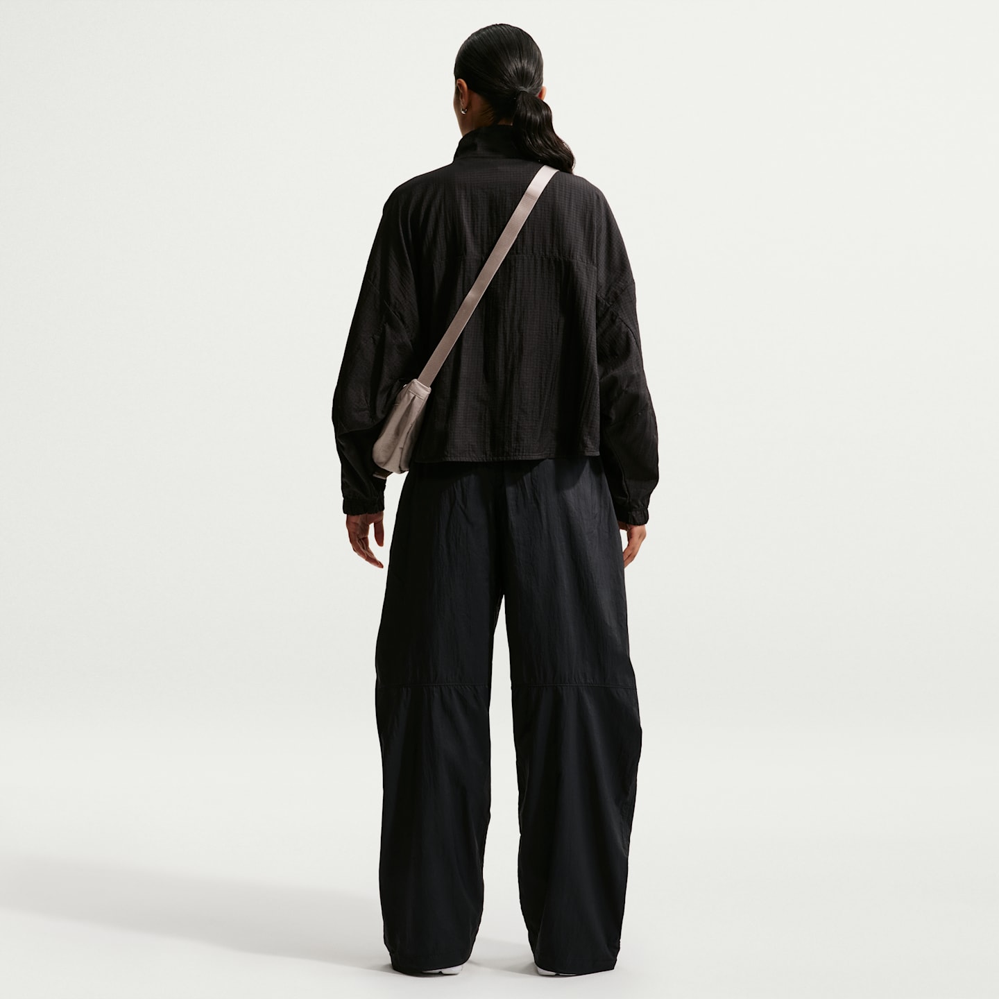 Женские брюки Nike Sportswear Women's Mid-Rise Lightweight UV Pants — фото 5