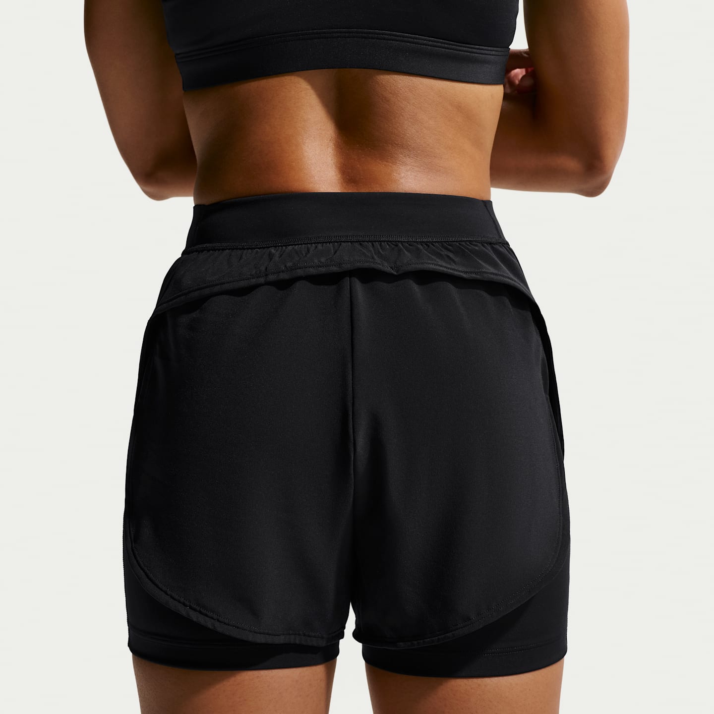 Женские шорты Nike Universa Women's 2-in-1 5" Shorts — фото 3