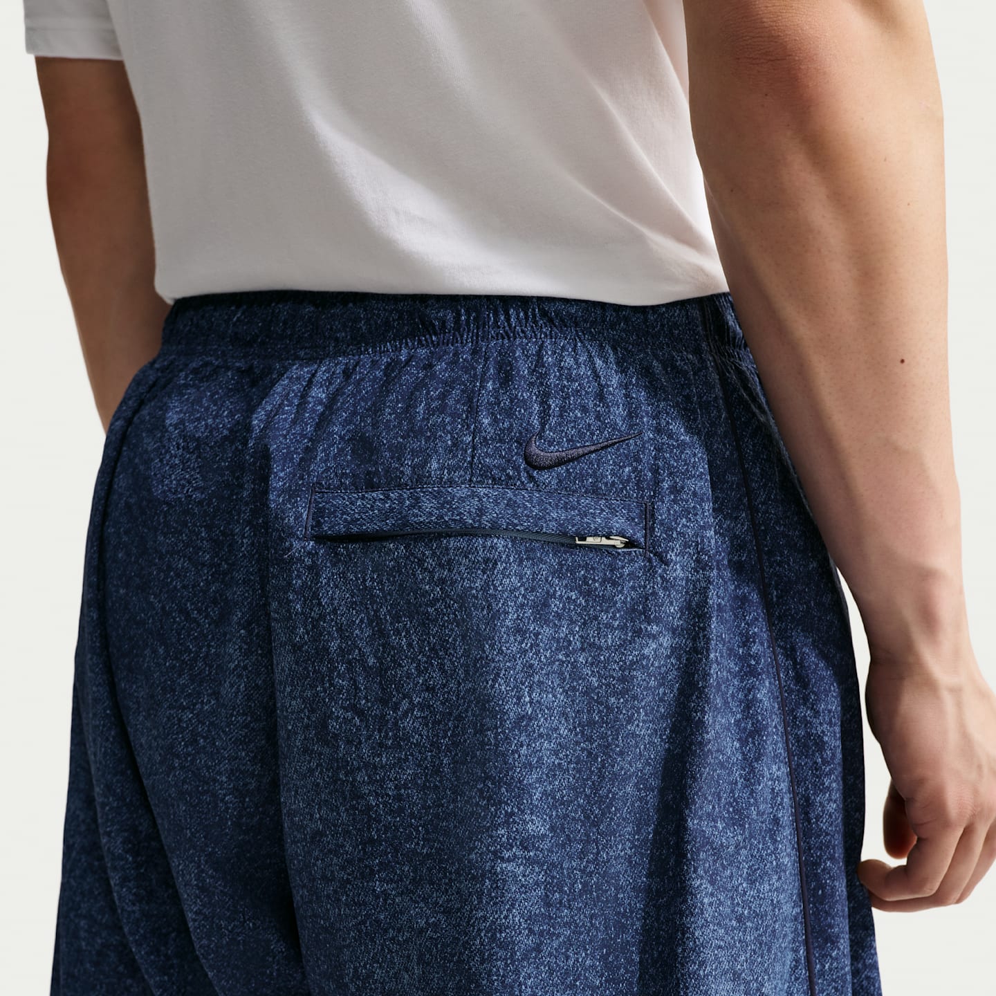 Мужские брюки Nike Club Rules Men's Track Pants — фото 3