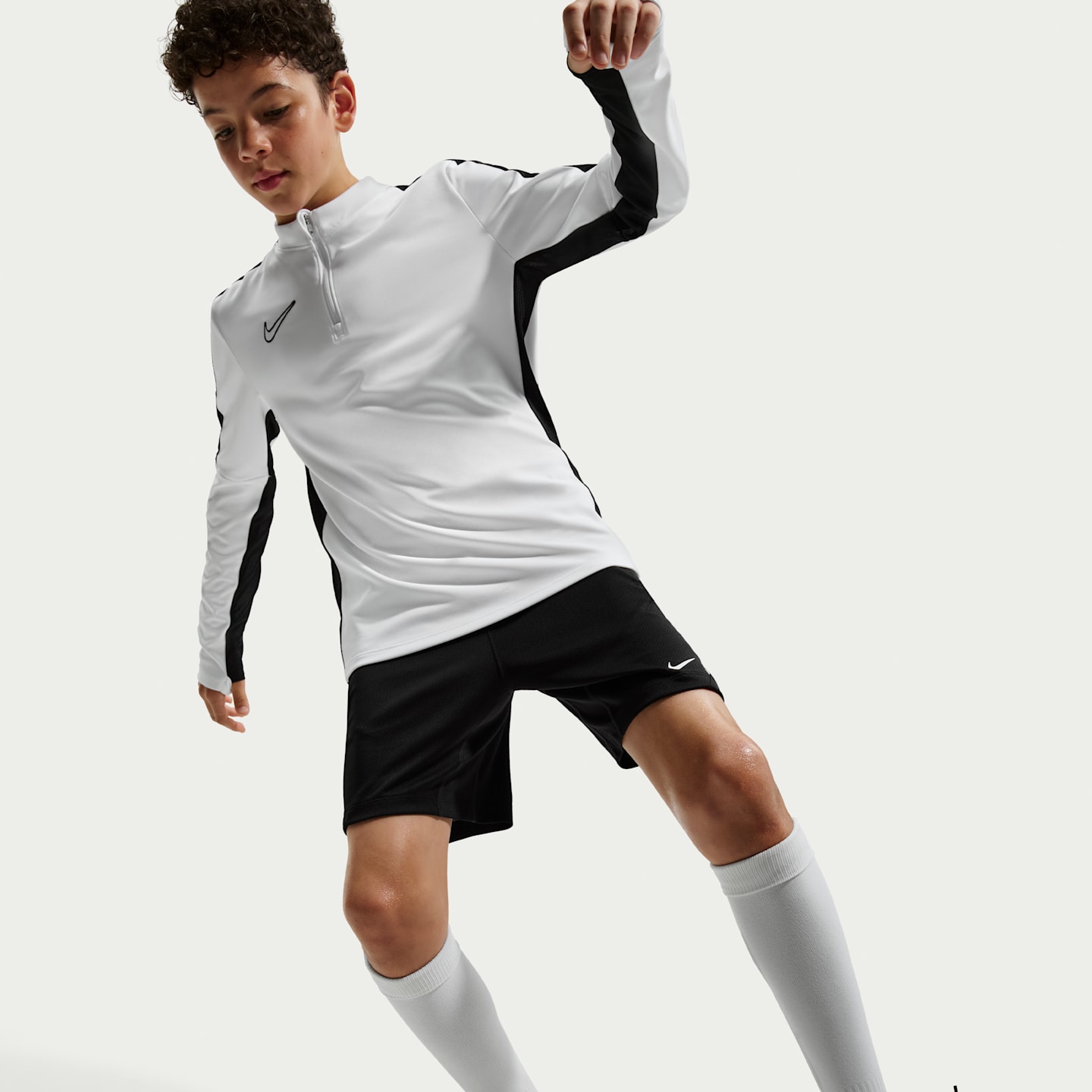 Детские шорты Nike Strike Big Kids' Dri-FIT Soccer Shorts — фото 4