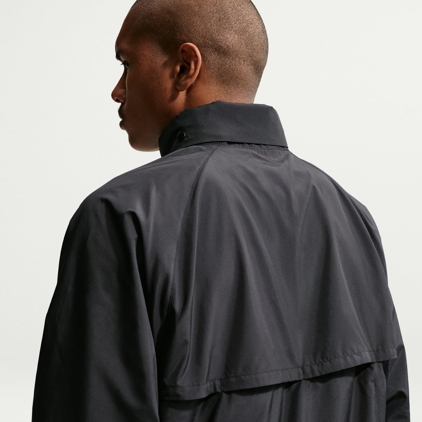 Мужские куртки Nike Windrunner Men's Lightweight Half-Zip Jacket — фото 2