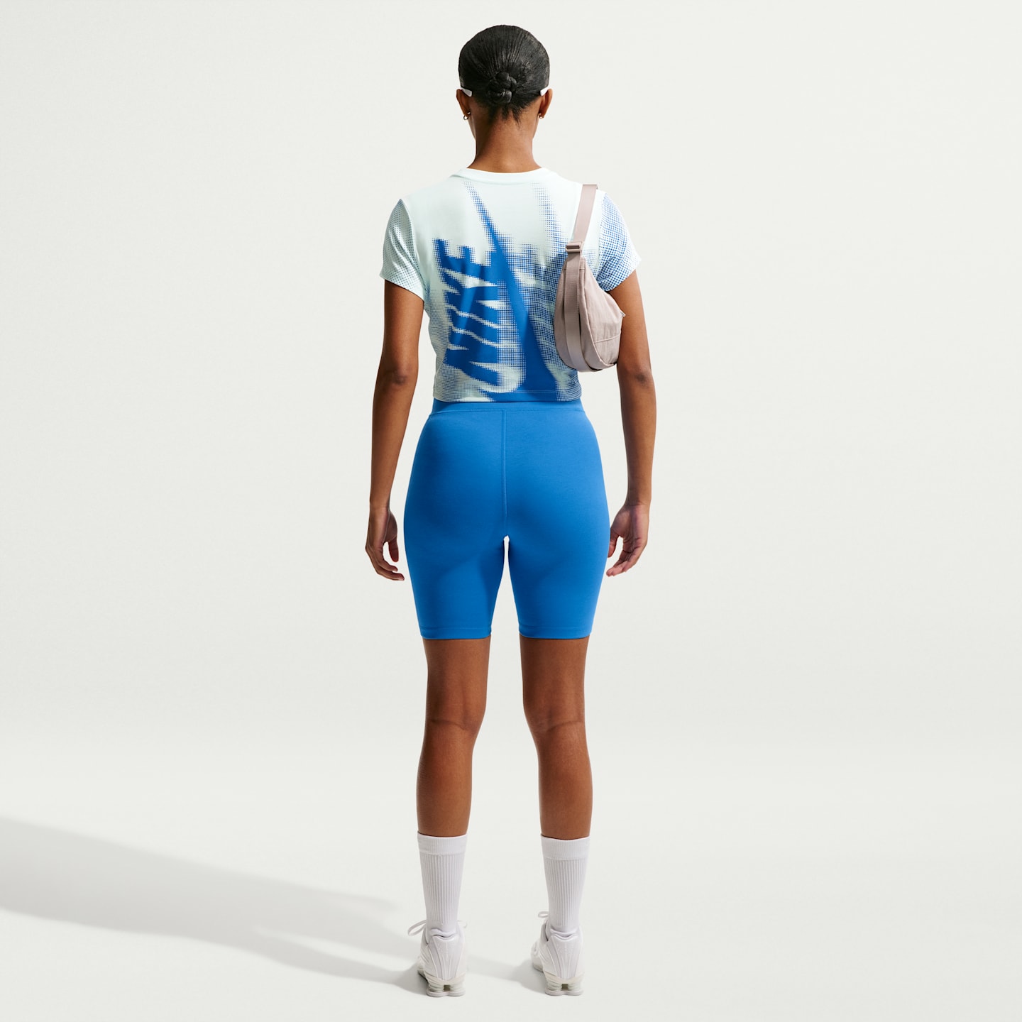 Женские футболки Nike Sportswear Chill Knit Women's Slim Cropped T-Shirt — фото 5