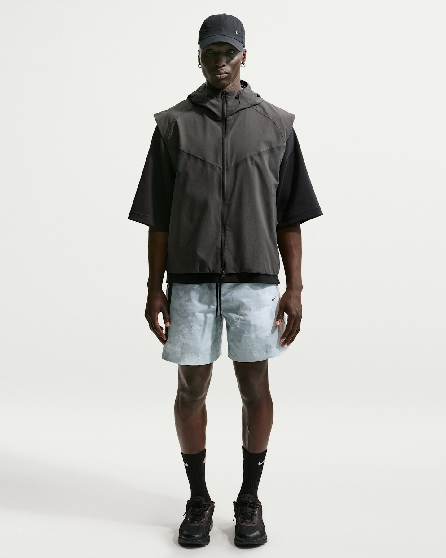 Мужские шорты Nike Tech Men's Dri-FIT Woven Shorts — фото 7