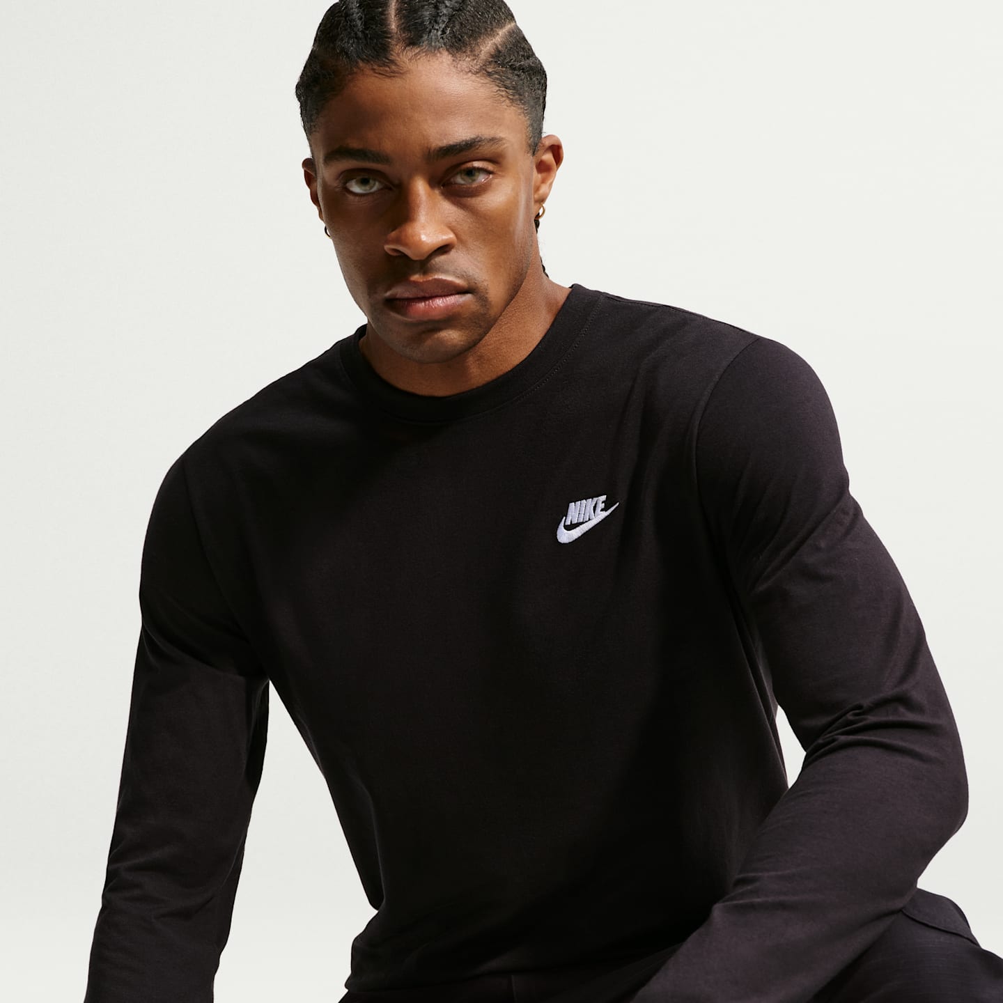 Мужские футболки Nike Sportswear Club Men's Long-Sleeve T-Shirt — фото 3