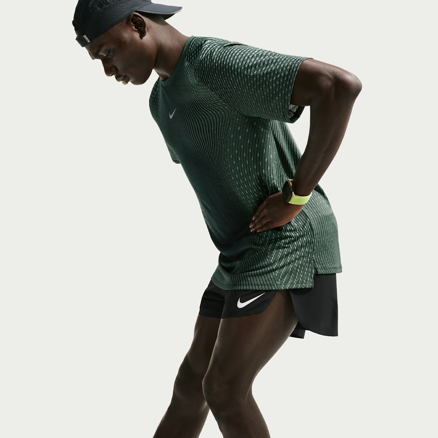 Мужские топы Nike Stride Aero-FIT Men's Short-Sleeve Running Top — фото 3