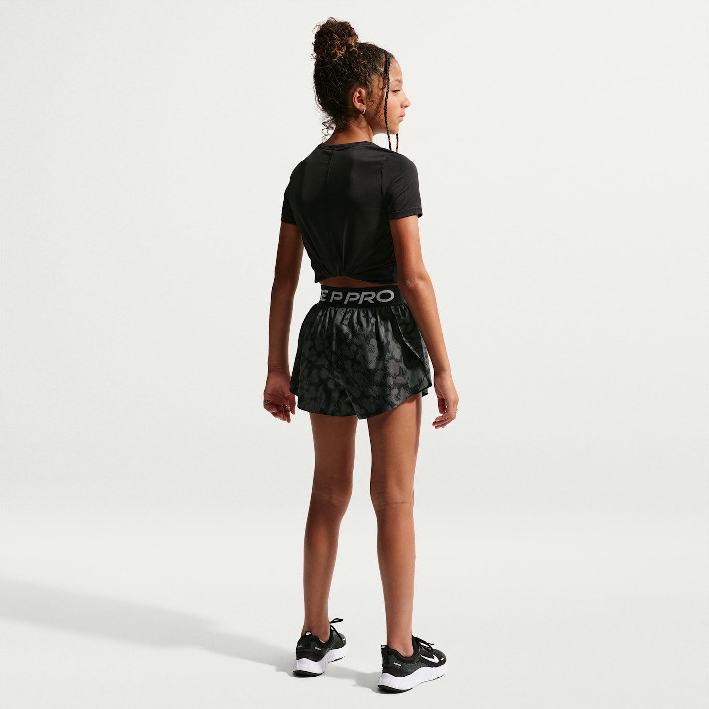 Детские шорты Nike Pro Big Kids' (Girls') 2-in-1 Shorts — фото 5