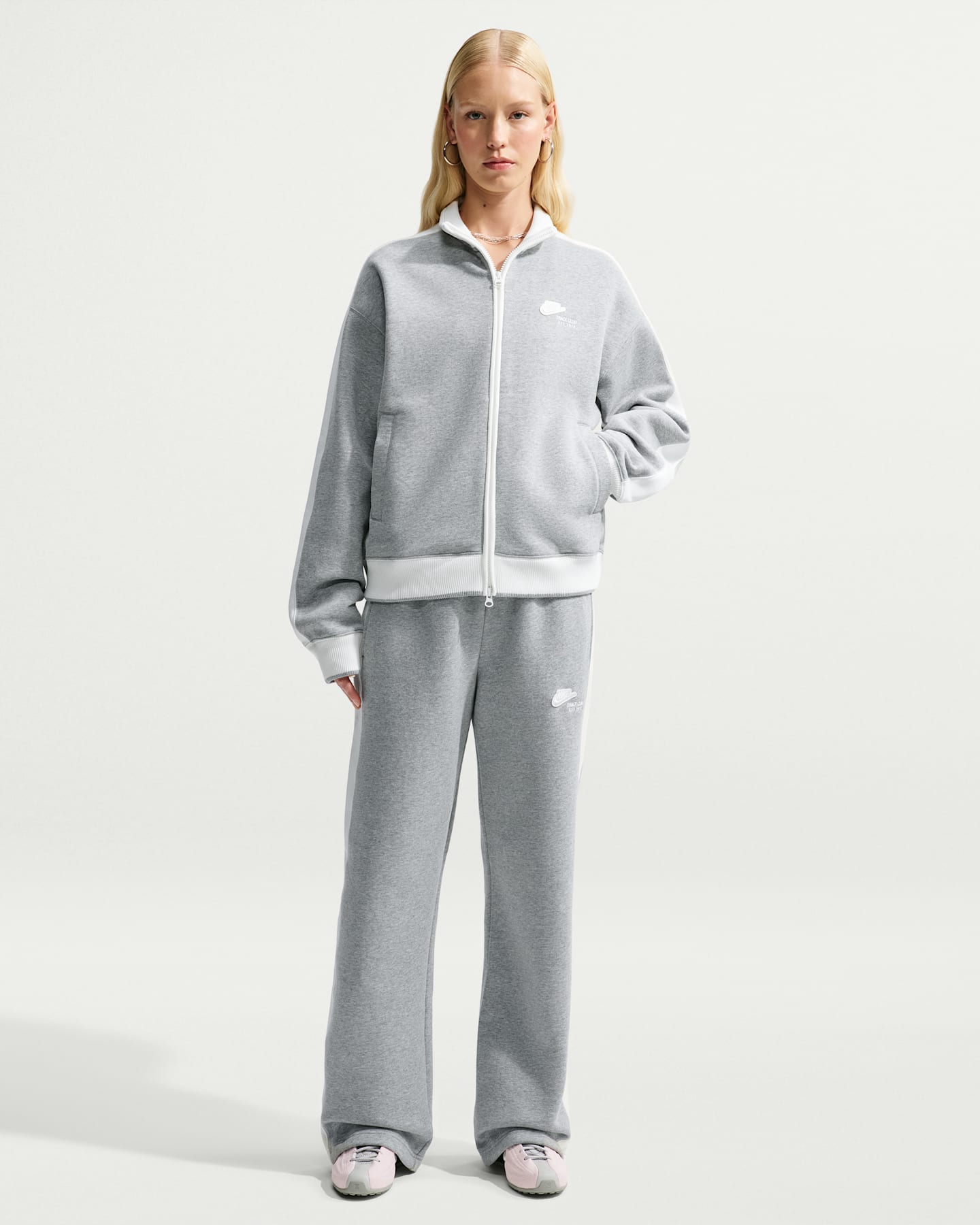 Женские брюки Nike Studio Fleece Medium Weight "Nike Run Club" Women's Mid-Rise Track Pants — фото 8