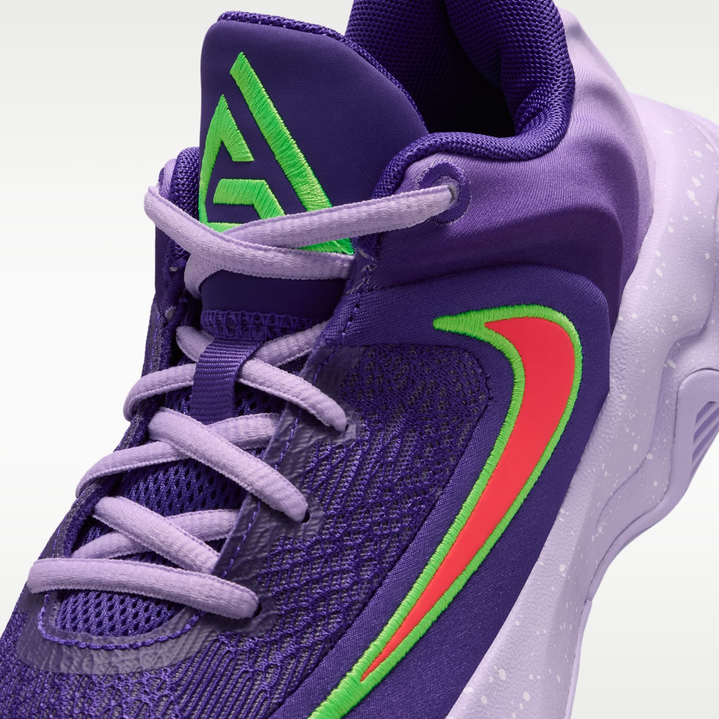 Детские кроссовки Nike Giannis Immortality 4 Big Kids' Basketball Shoes — фото 7