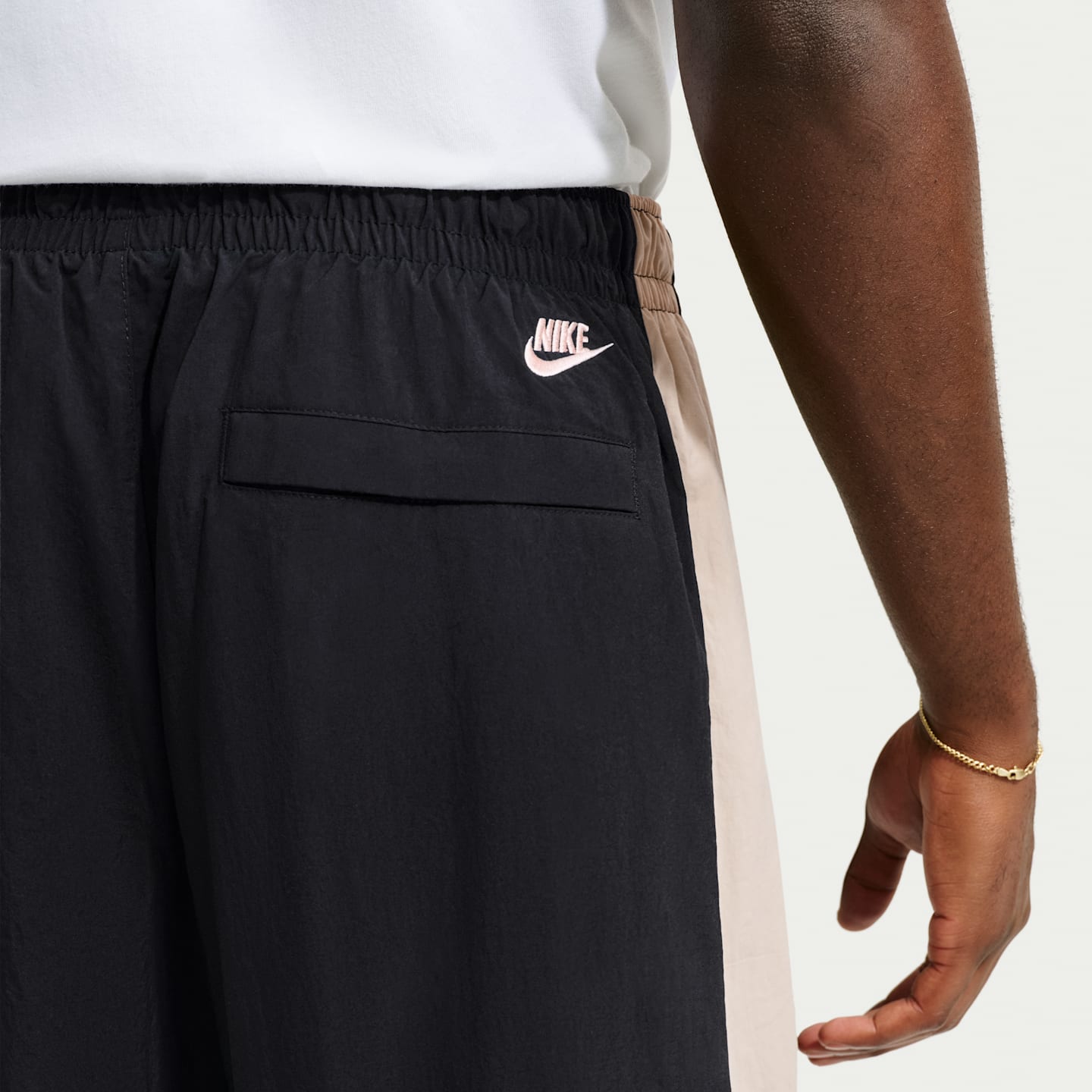 Мужские брюки Nike Club Men's Track Pants — фото 3