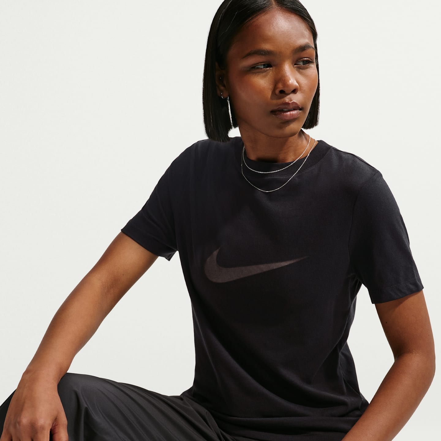 Женские топы Nike Sportswear Women's Slim Short-Sleeve Burnout Logo Top — фото 3