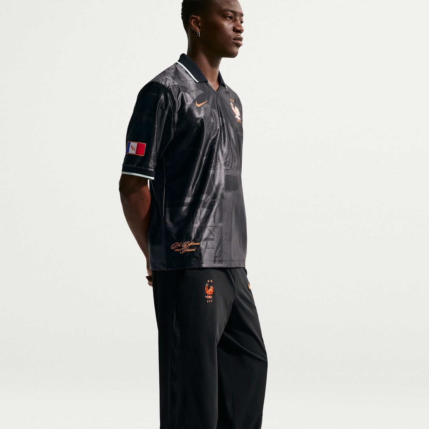 Мужские брюки Nike FFF Energy Men's Nike Dri-FIT Soccer Woven Pants — фото 4