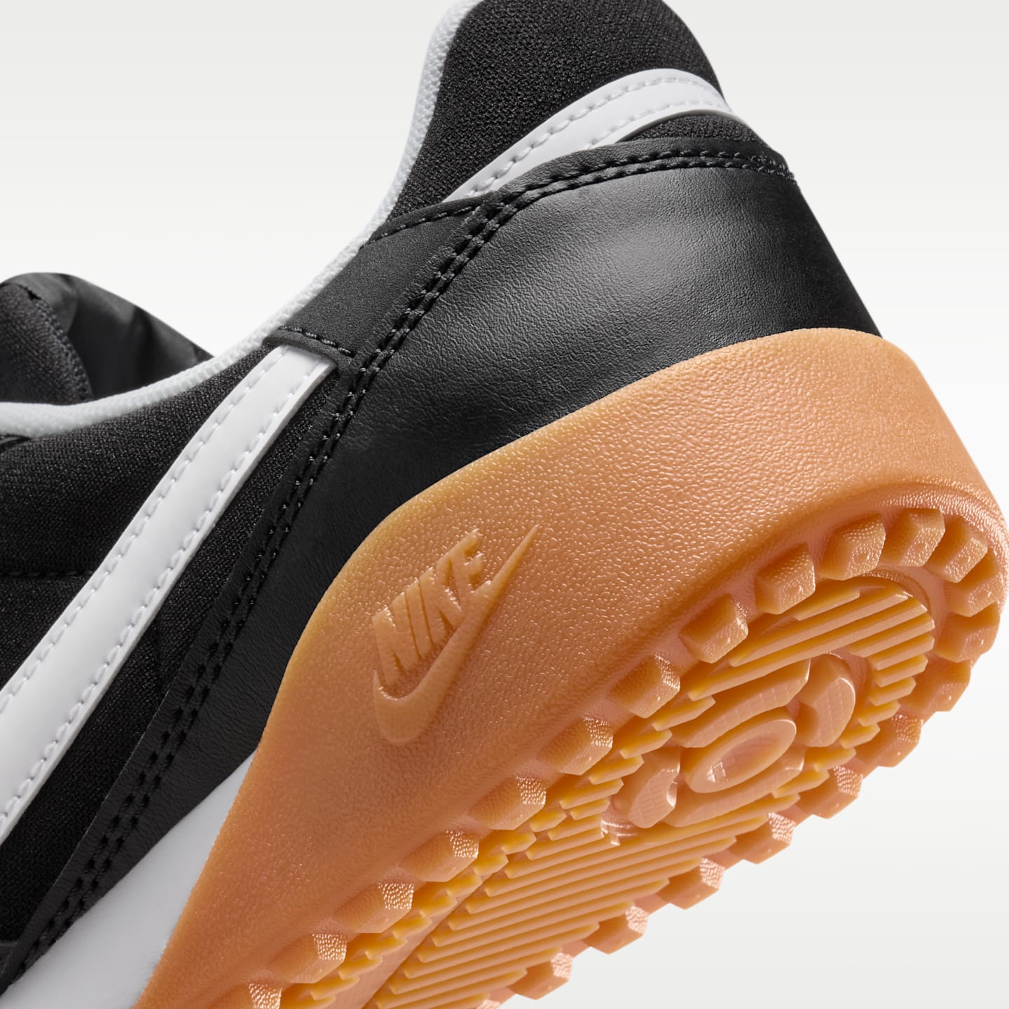 Женские кроссовки Nike Terra Manta Suede Women's Shoes — фото 8
