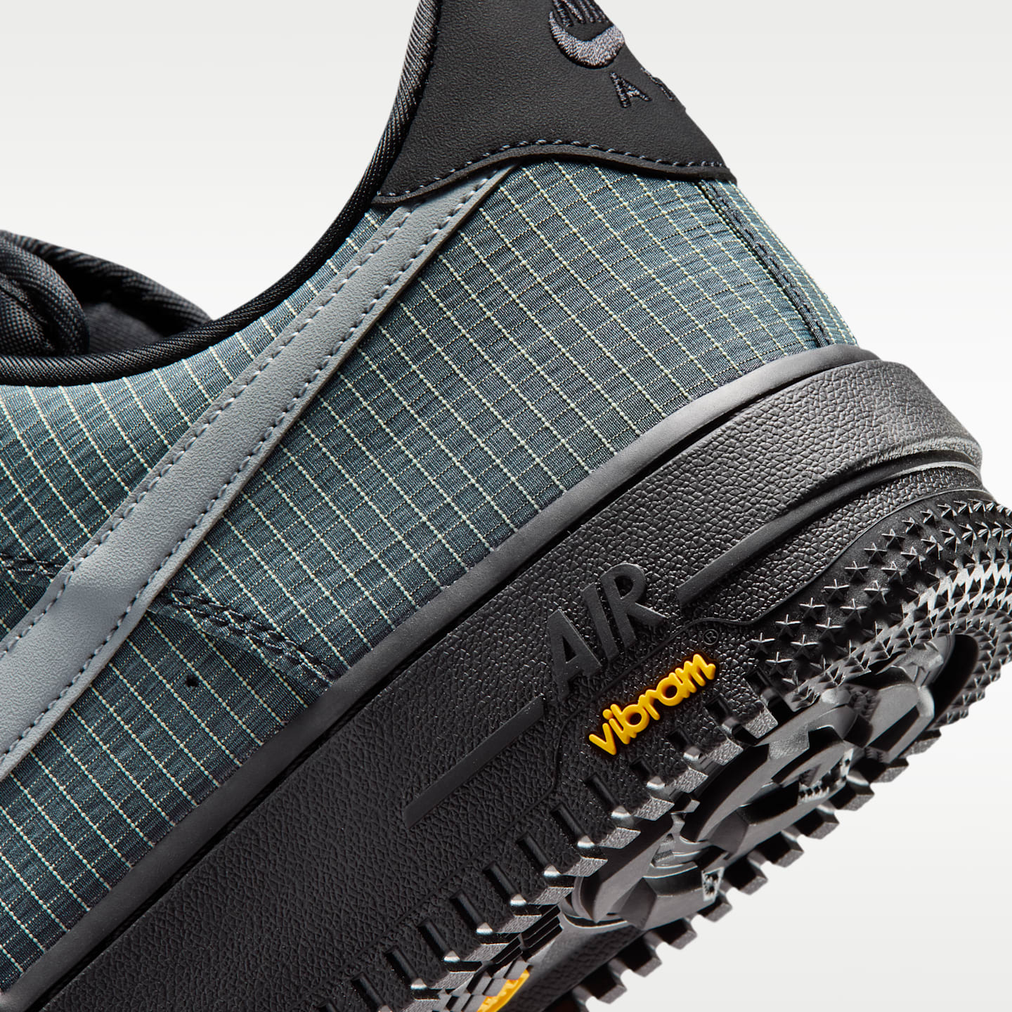 Мужские кроссовки Nike Air Force 1 '07 LX Vibram Men's Shoes — фото 8