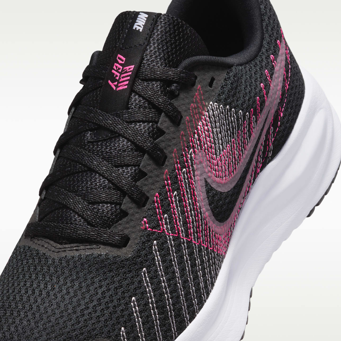 Женские кроссовки Nike Run Defy Women's Road Running Shoes — фото 7