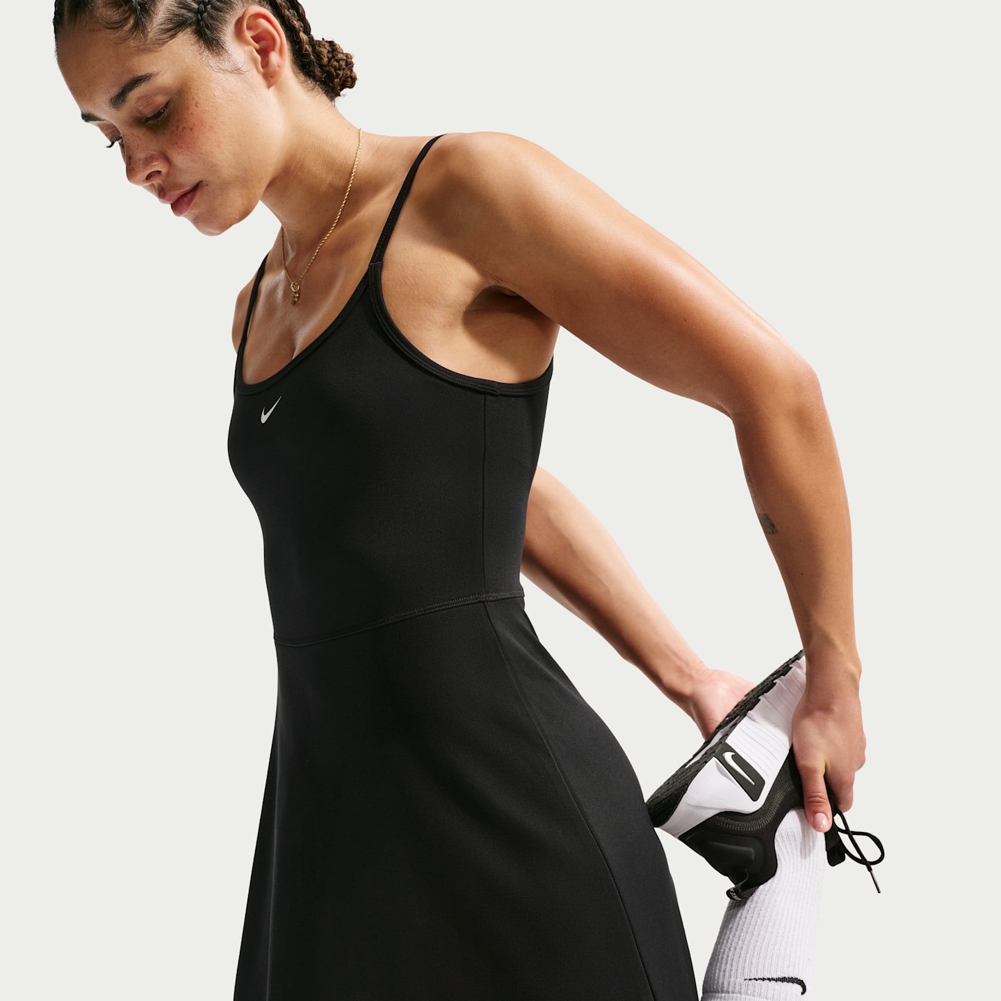 Женские платья Nike One Women's Dri-FIT Dress — фото 4