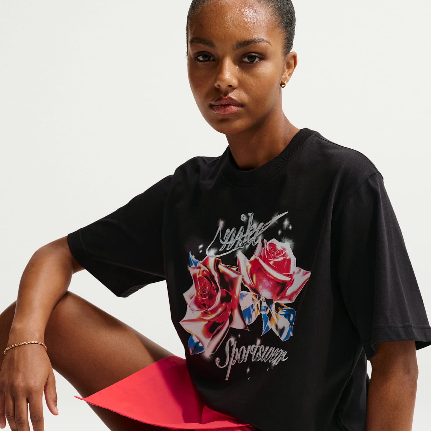 Женские футболки Nike Sportswear Women's Loose T-Shirt — фото 1