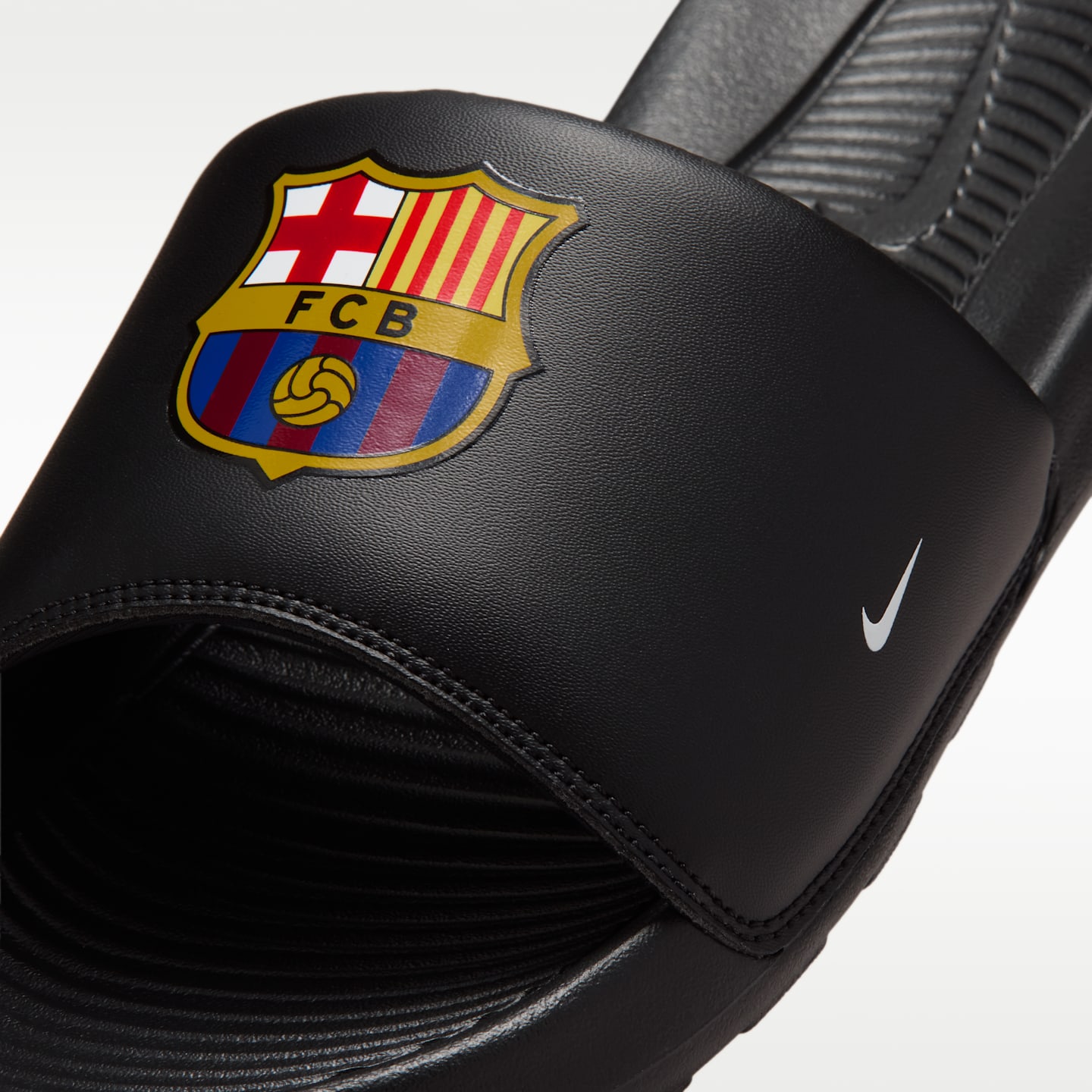 Мужские сандалии Nike FC Barcelona Victori One Men's Nike Soccer Slides — фото 6