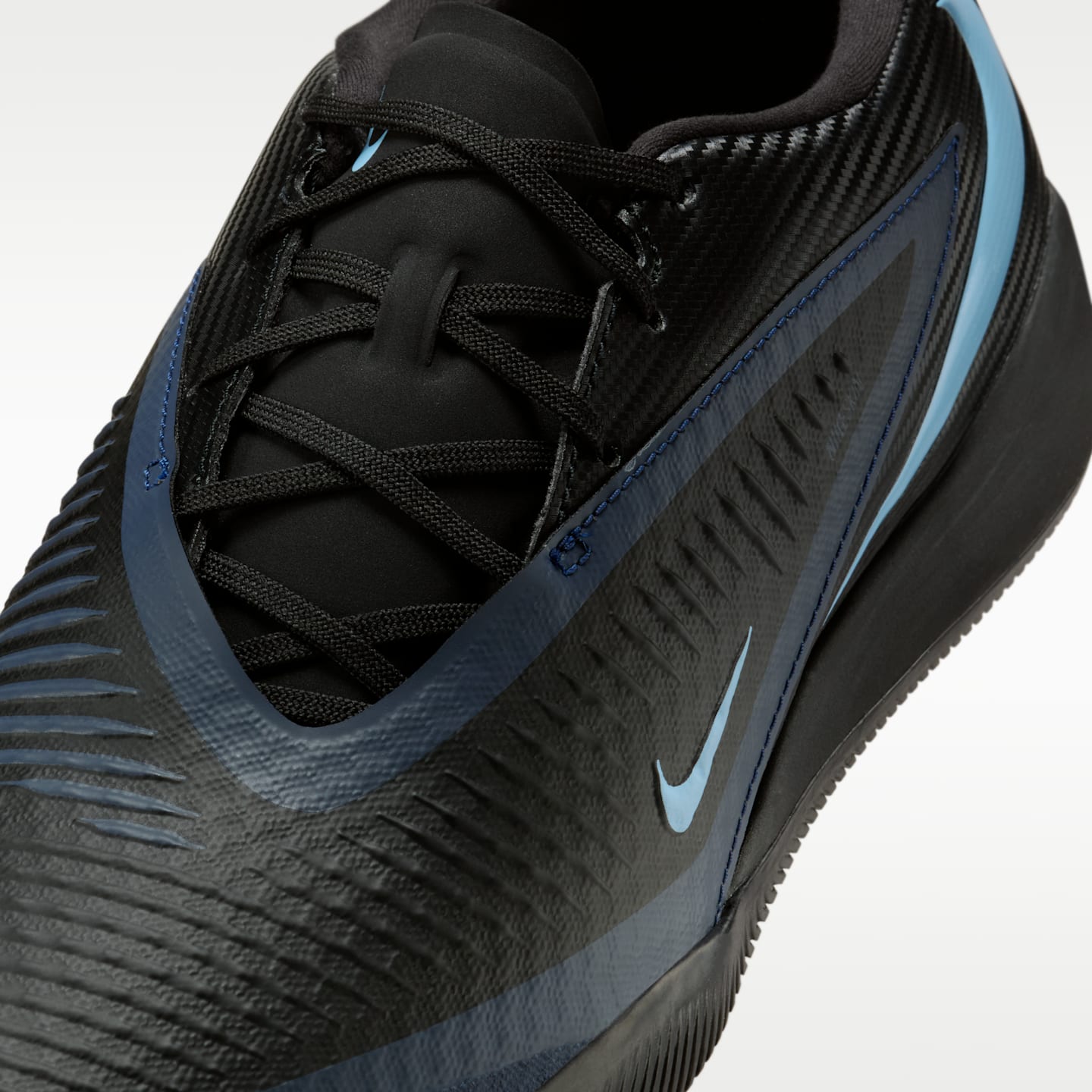 Мужские кроссовки Nike Phantom 6 Low Academy Multi-Ground Soccer Cleats — фото 7