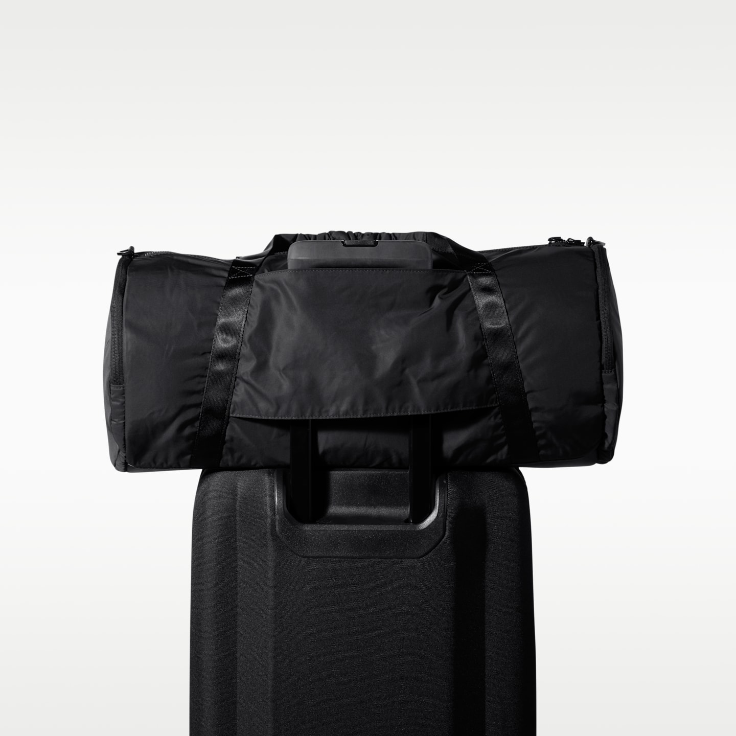 Женские сумки Nike One Duffel Bag (35L) — фото 7