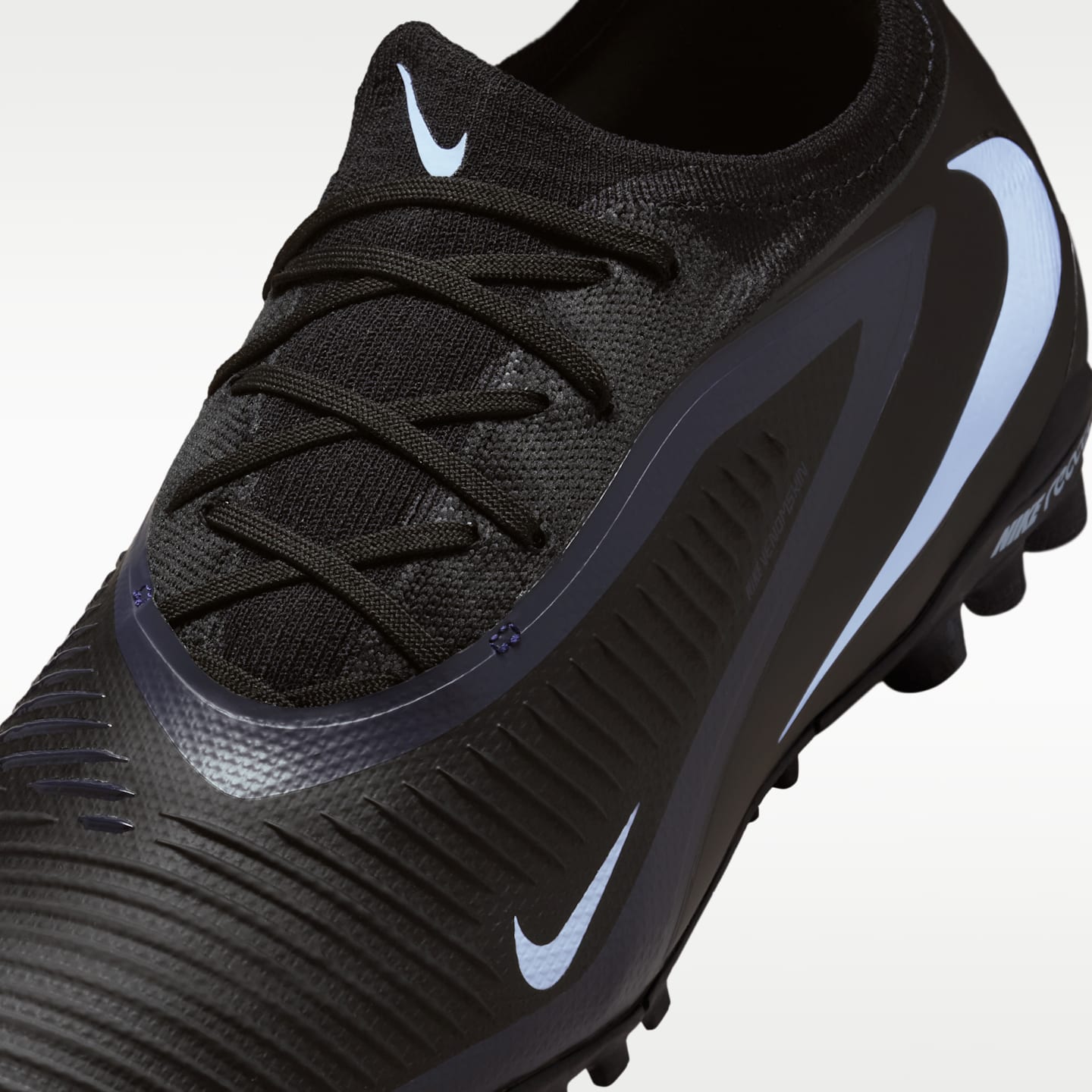 Мужские бутсы Nike Phantom 6 Low Pro Artificial-Grass Soccer Cleats — фото 8