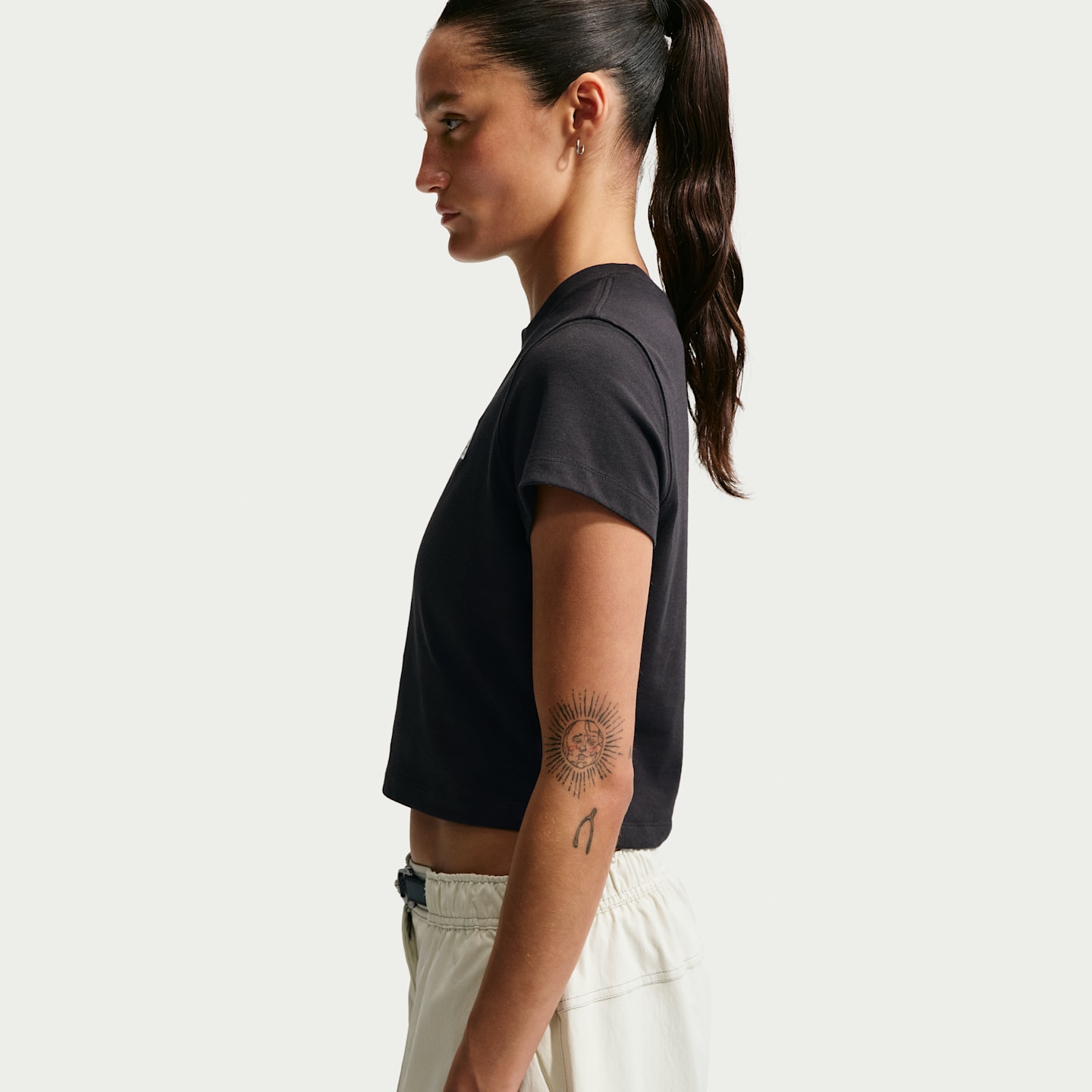 Женские топы Nike ACG Women's Dri-FIT Short-Sleeve Top — фото 2
