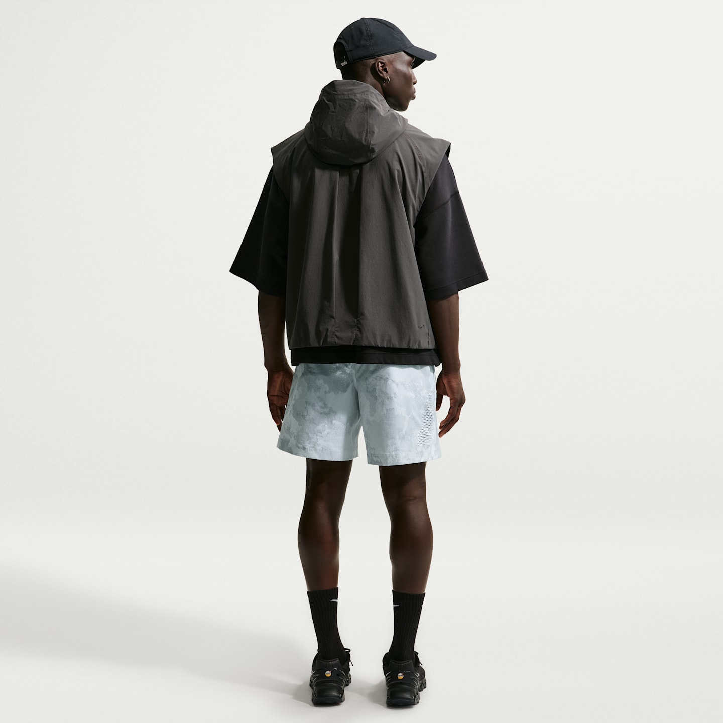 Мужские шорты Nike Tech Men's Dri-FIT Woven Shorts — фото 5