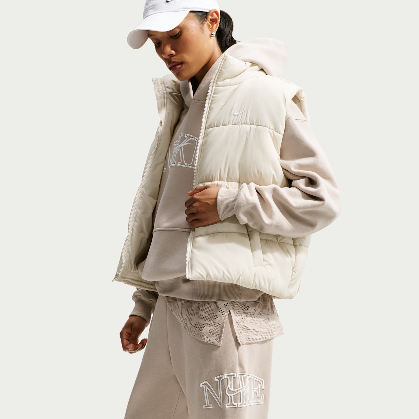 Женские брюки Nike Studio Fleece Medium Weight "Graphic Pack" Women's Oversized Cuffed Logo Pants — фото 4