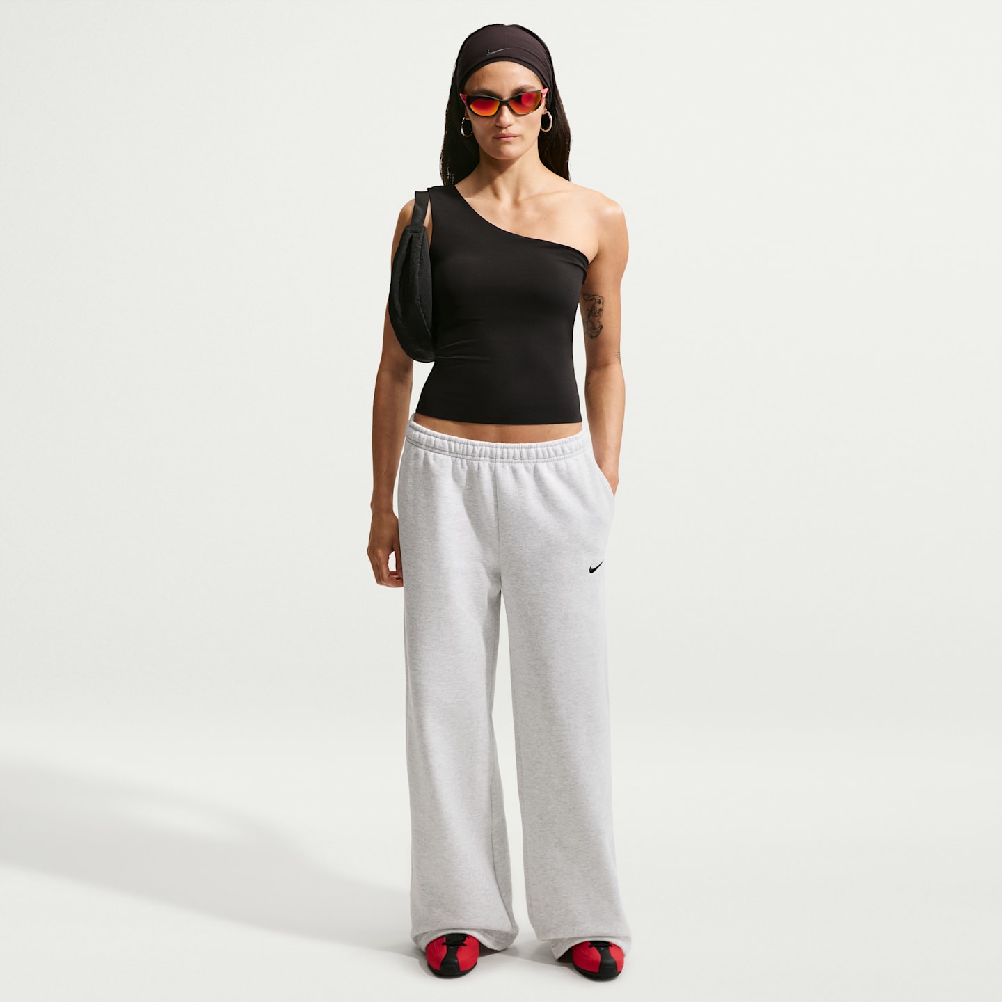 Женские брюки Nike Studio Fleece Medium Weight Women's Mid-Rise Wide-Leg Pants — фото 1