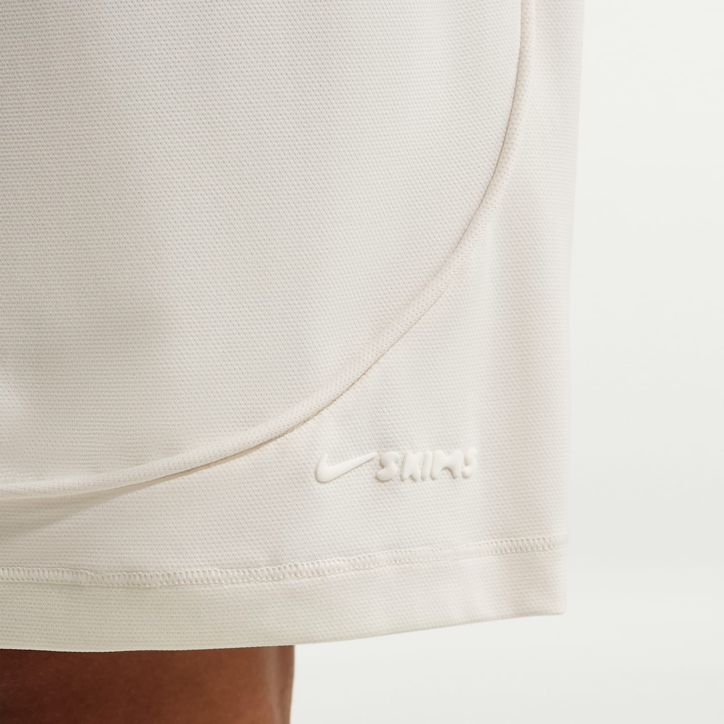 Женские шорты Nike NikeSKIMS Airy Women's Relaxed Shorts — фото 6