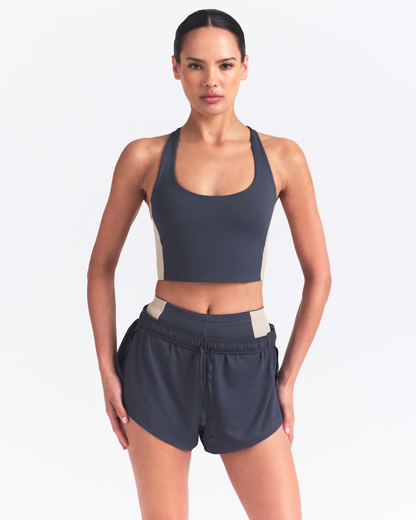 Женские спортивные бра Nike NikeSKIMS Matte Shine Mix Women's T-Back Bra — фото 9