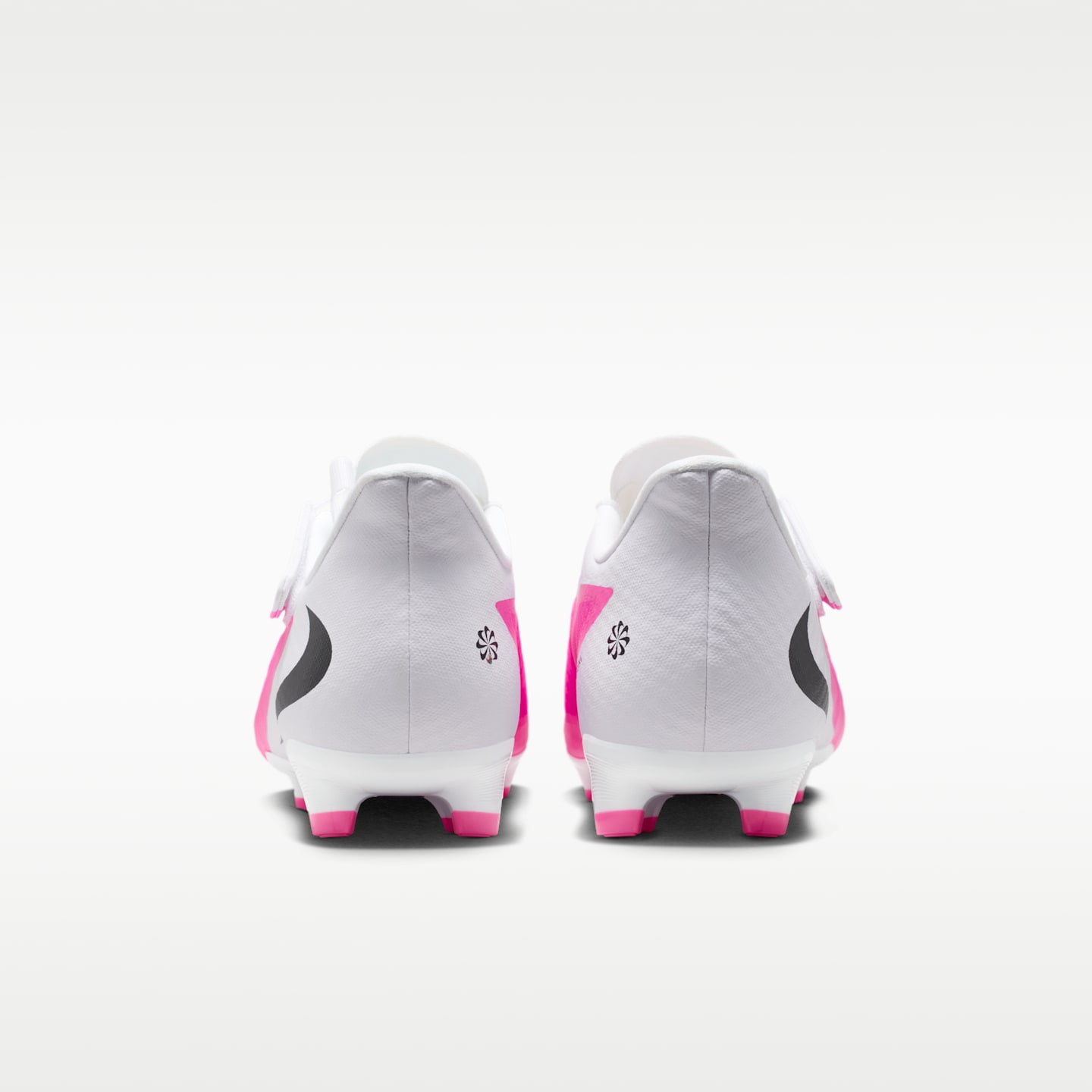 Мужские бутсы Nike Phantom 6 Low Academy EasyOn Multi-Ground Soccer Cleats — фото 6