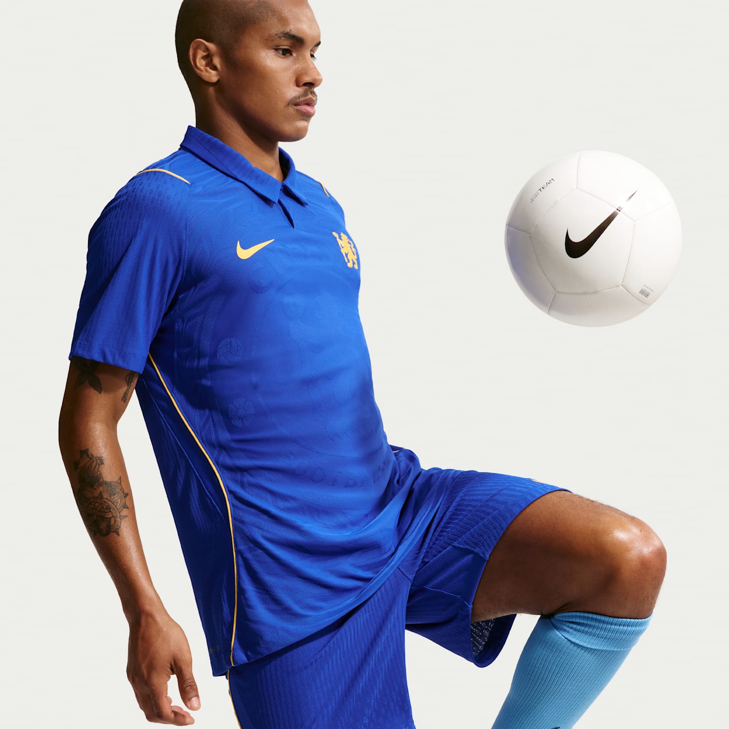 Мужские кроссовки Nike Chelsea FC 2026/27 Match Home Men's Nike Aero-FIT Soccer Authentic Jersey — фото 3