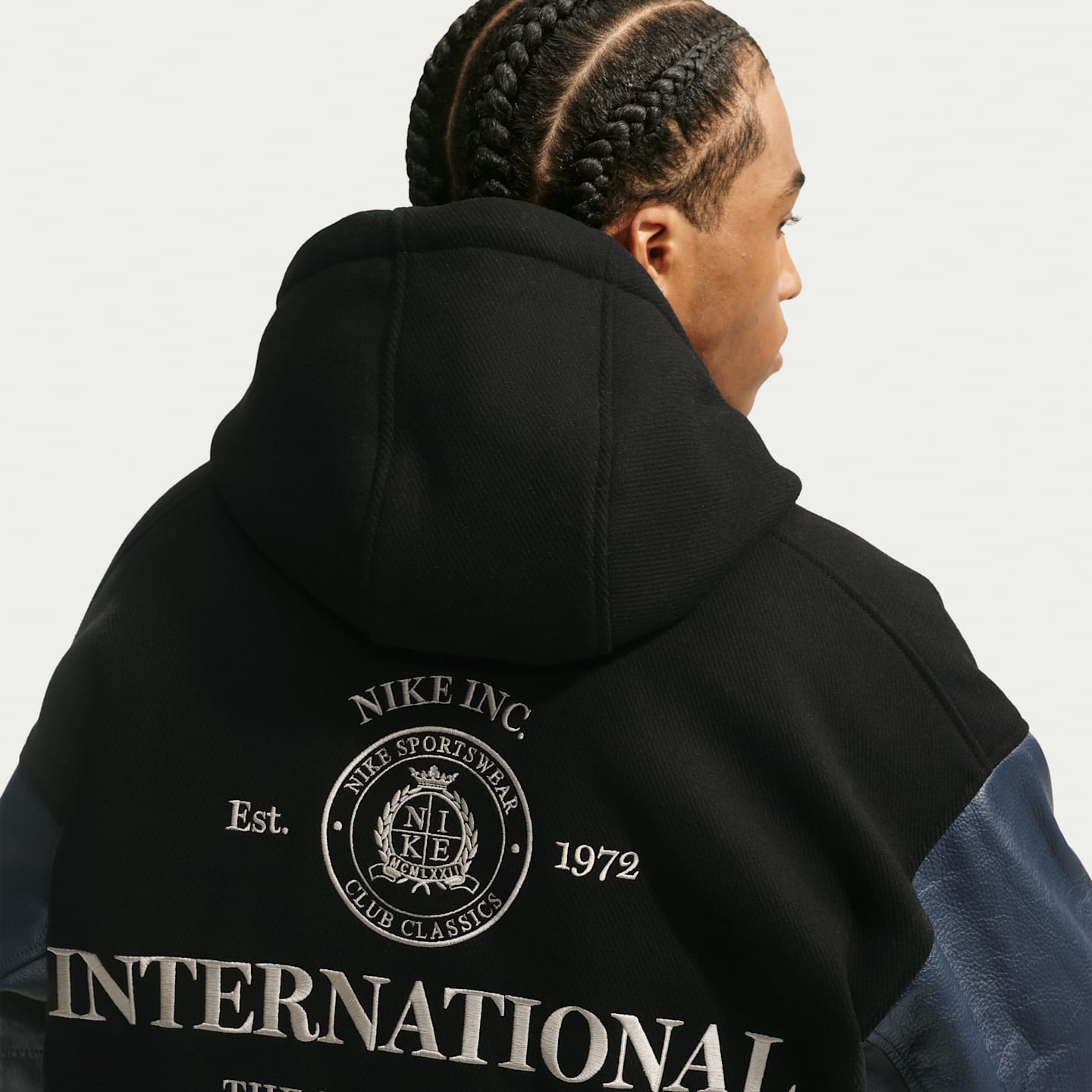 Мужские куртки Nike Club Men's Wool Varsity Jacket — фото 2