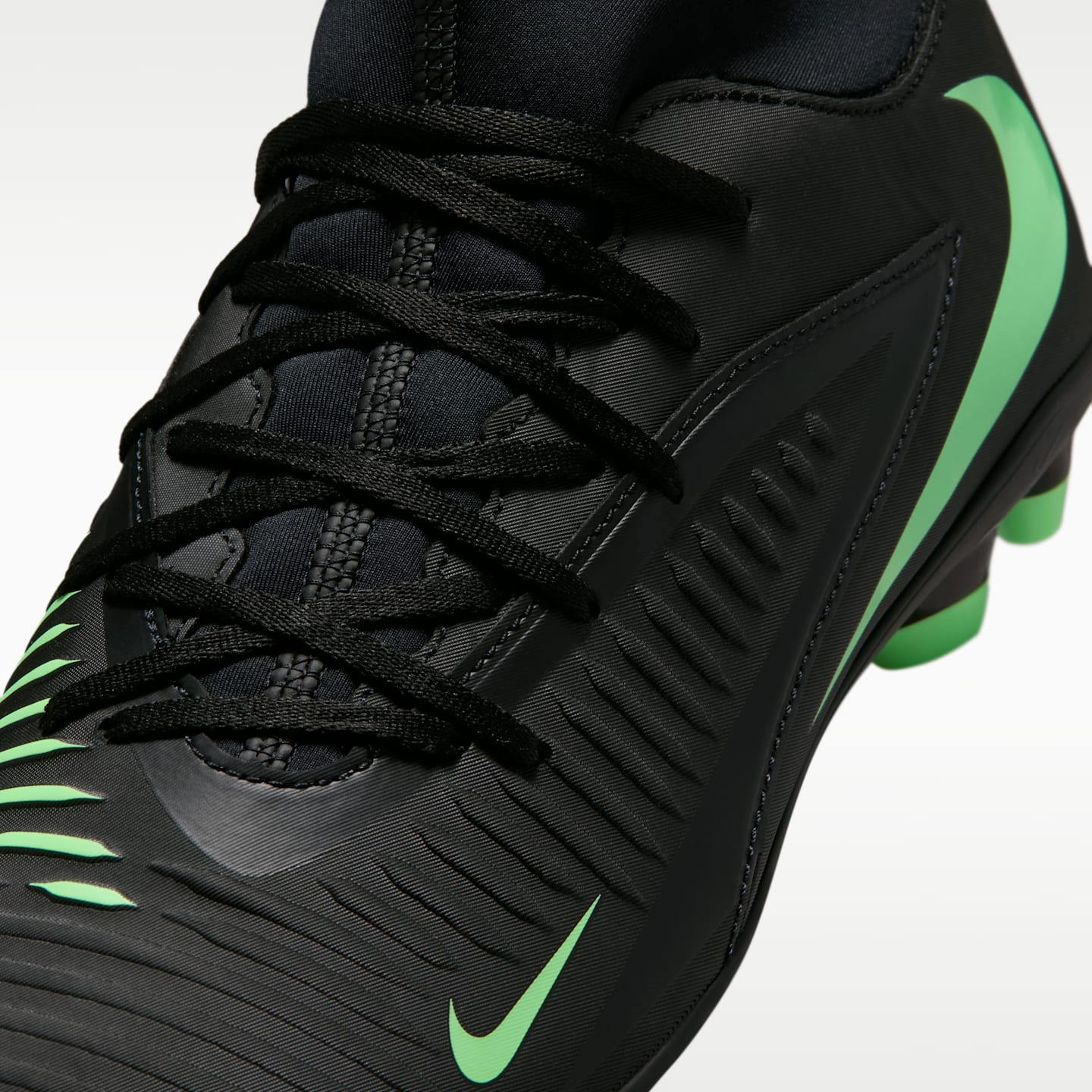 Мужские бутсы Nike Phantom 6 High Club Multi-Ground Soccer Cleats — фото 8