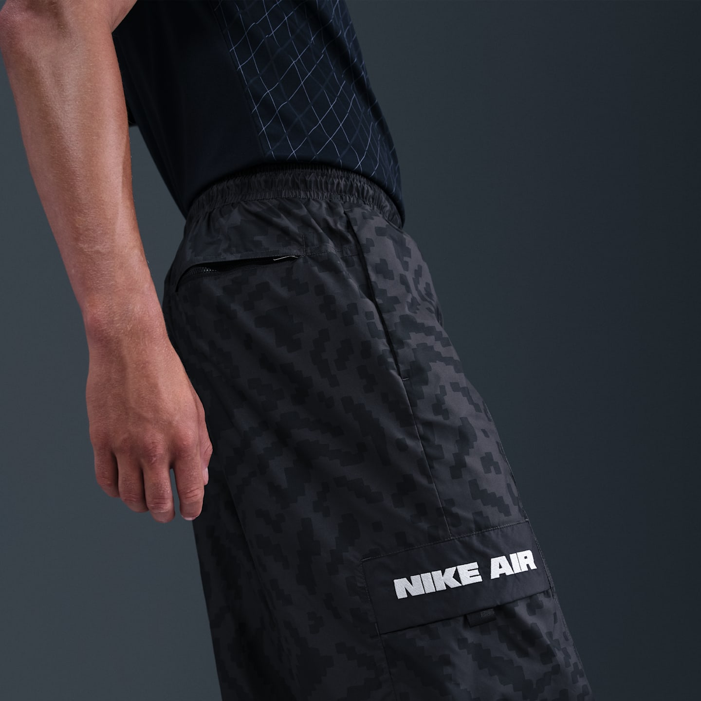 Мужские брюки Nike Air Men's Woven Cargo Pants — фото 3