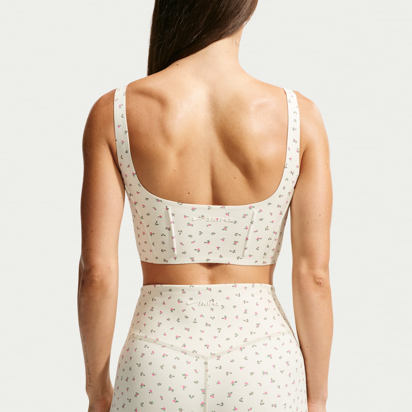 Женские спортивные бра Nike NikeSKIMS Matte Women's Long-Line Corset Bra — фото 2