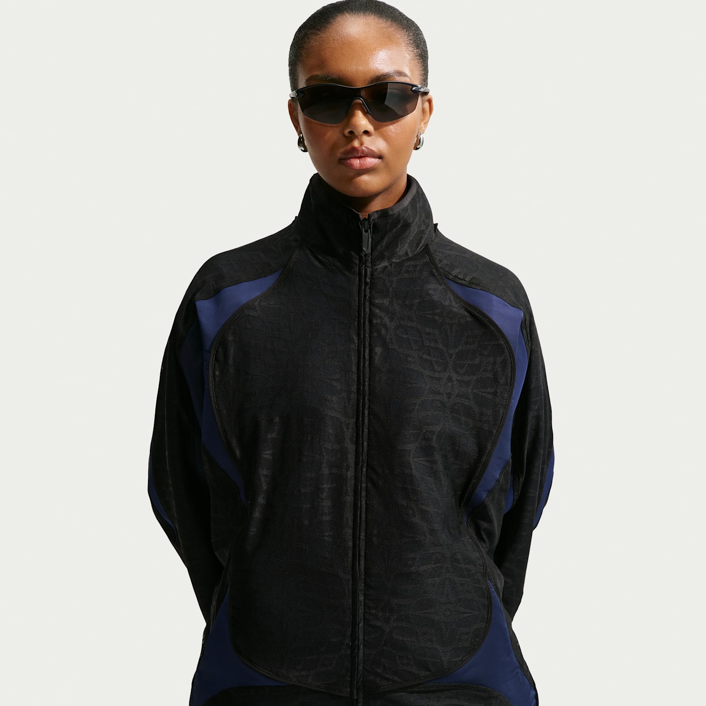 Женские куртки Nike Sportswear Women's Oversized Lace Track Jacket — фото 1