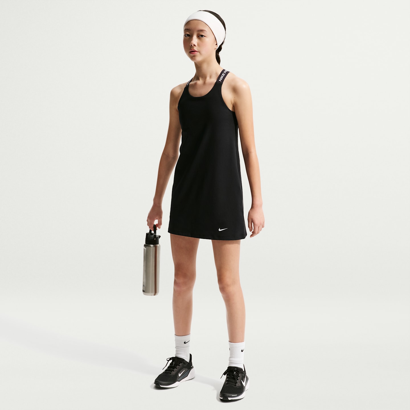 Детские свитеры Nike Pro Big Kids' (Girls') Dri-FIT 1/2-Zip Training Top — фото 1