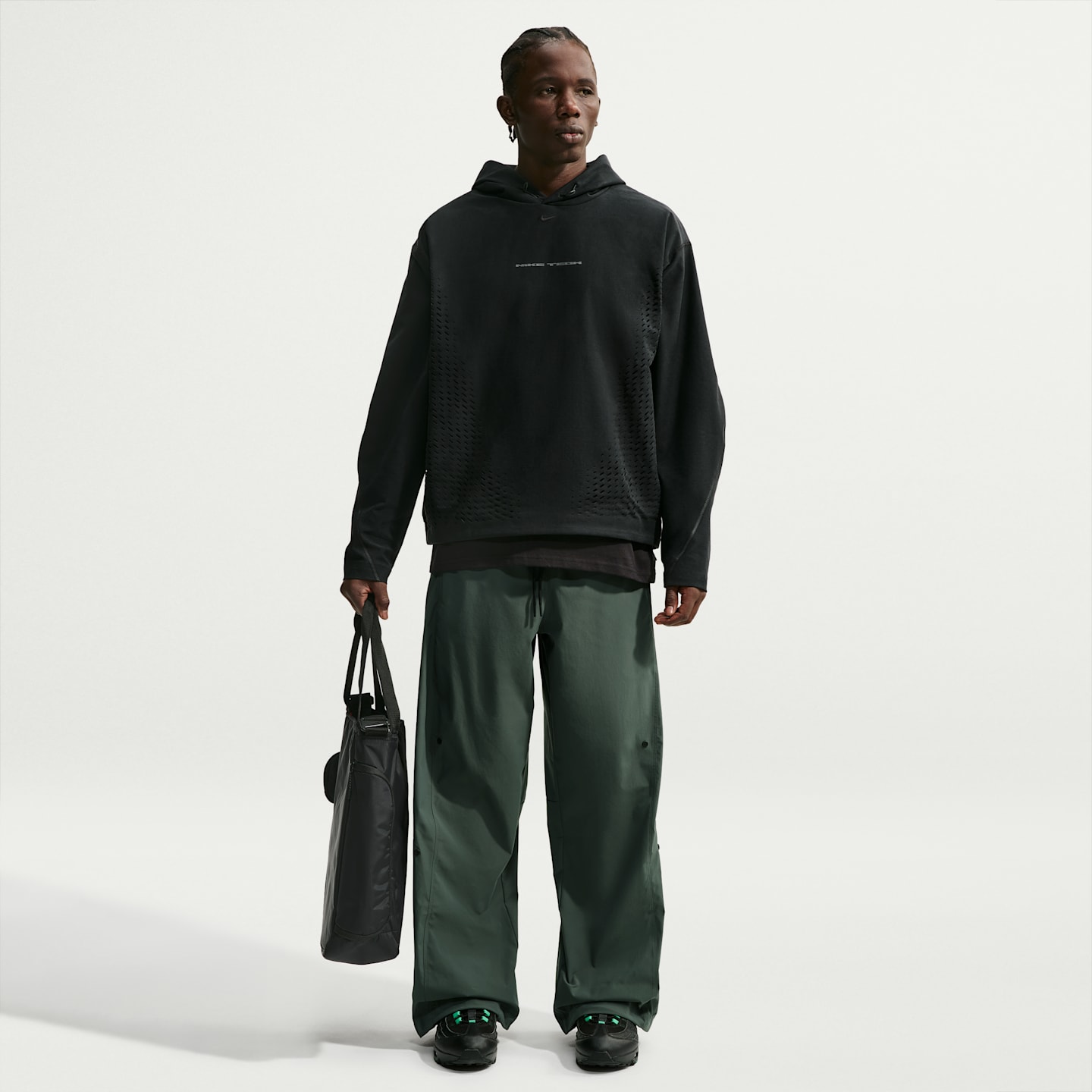 Мужские брюки Nike Tech Helios Men's Dri-FIT Pants — фото 1