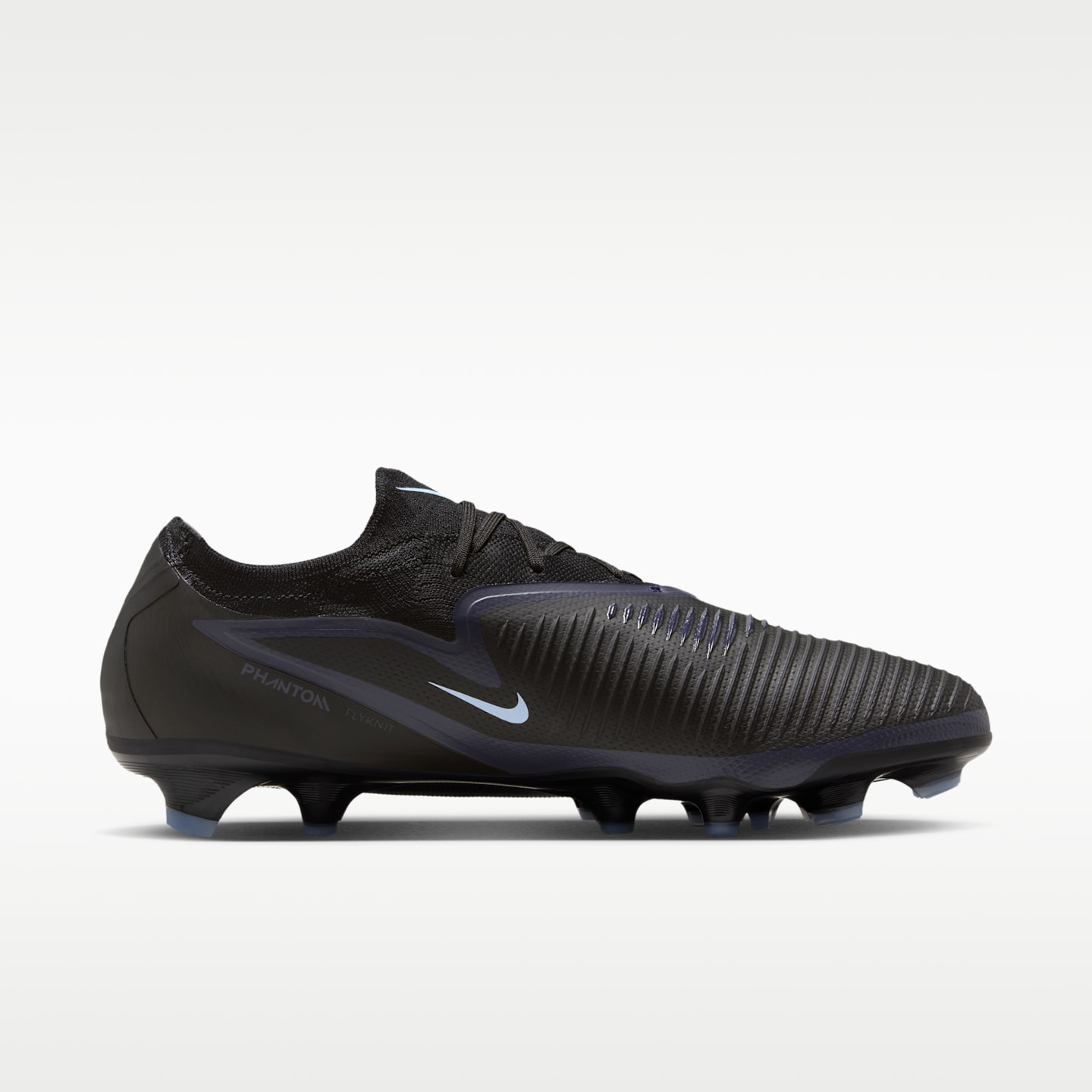 Мужские бутсы Nike Phantom 6 Low Pro Artificial-Grass Soccer Cleats — фото 3