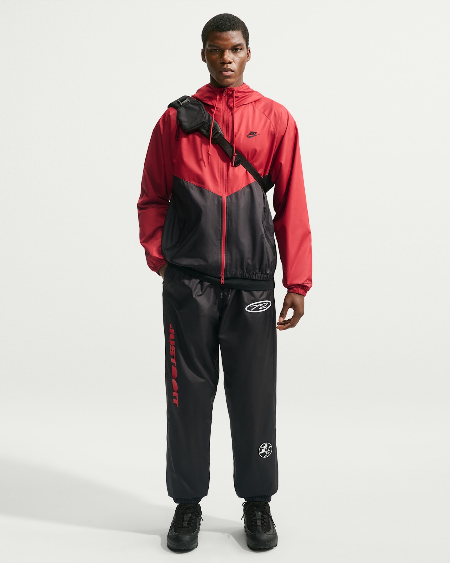 Мужские брюки Nike Windrunner Men's Storm-FIT Graphic Pants — фото 12