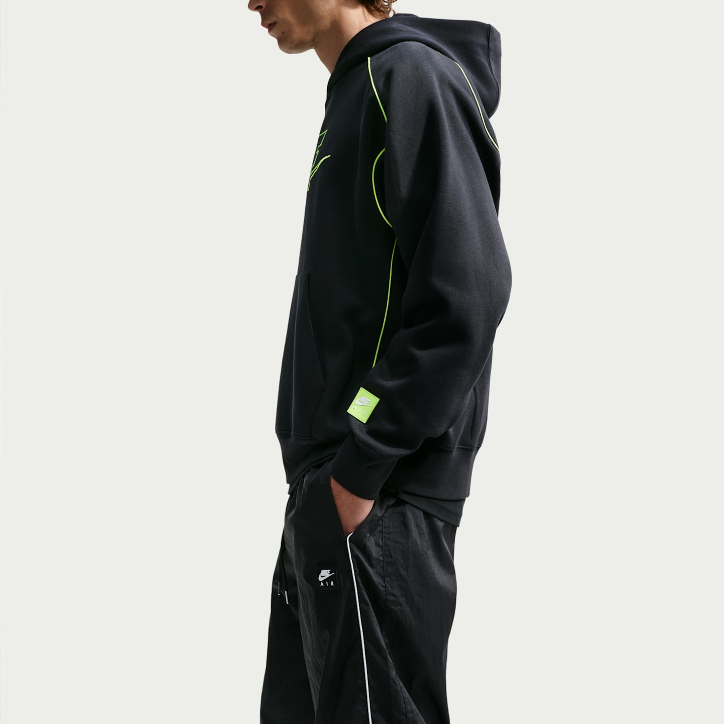 Мужские брюки Nike Air Men's Woven Track Pants — фото 4