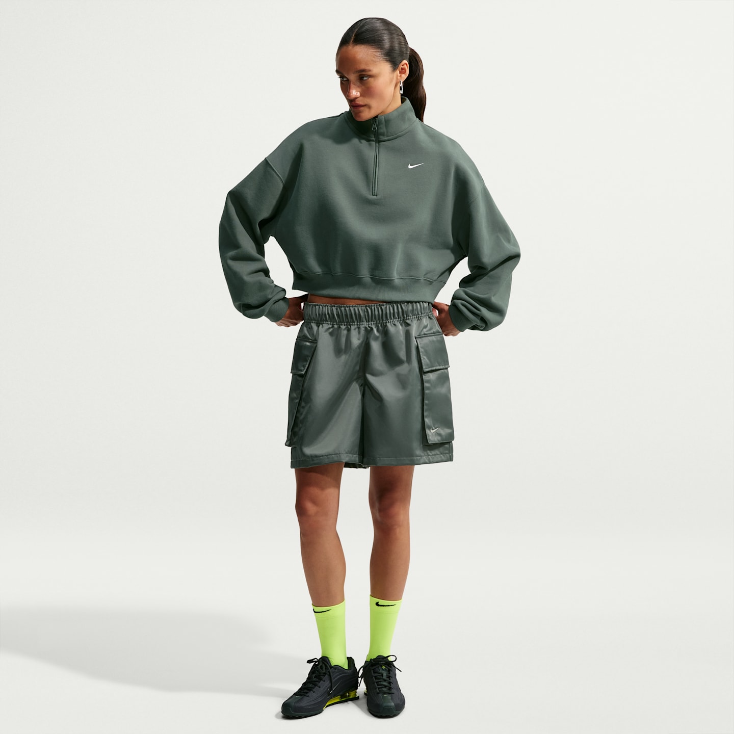 Женские свитеры Nike Studio Fleece Medium Weight Women's Oversized 1/4-Zip Cropped Top — фото 4