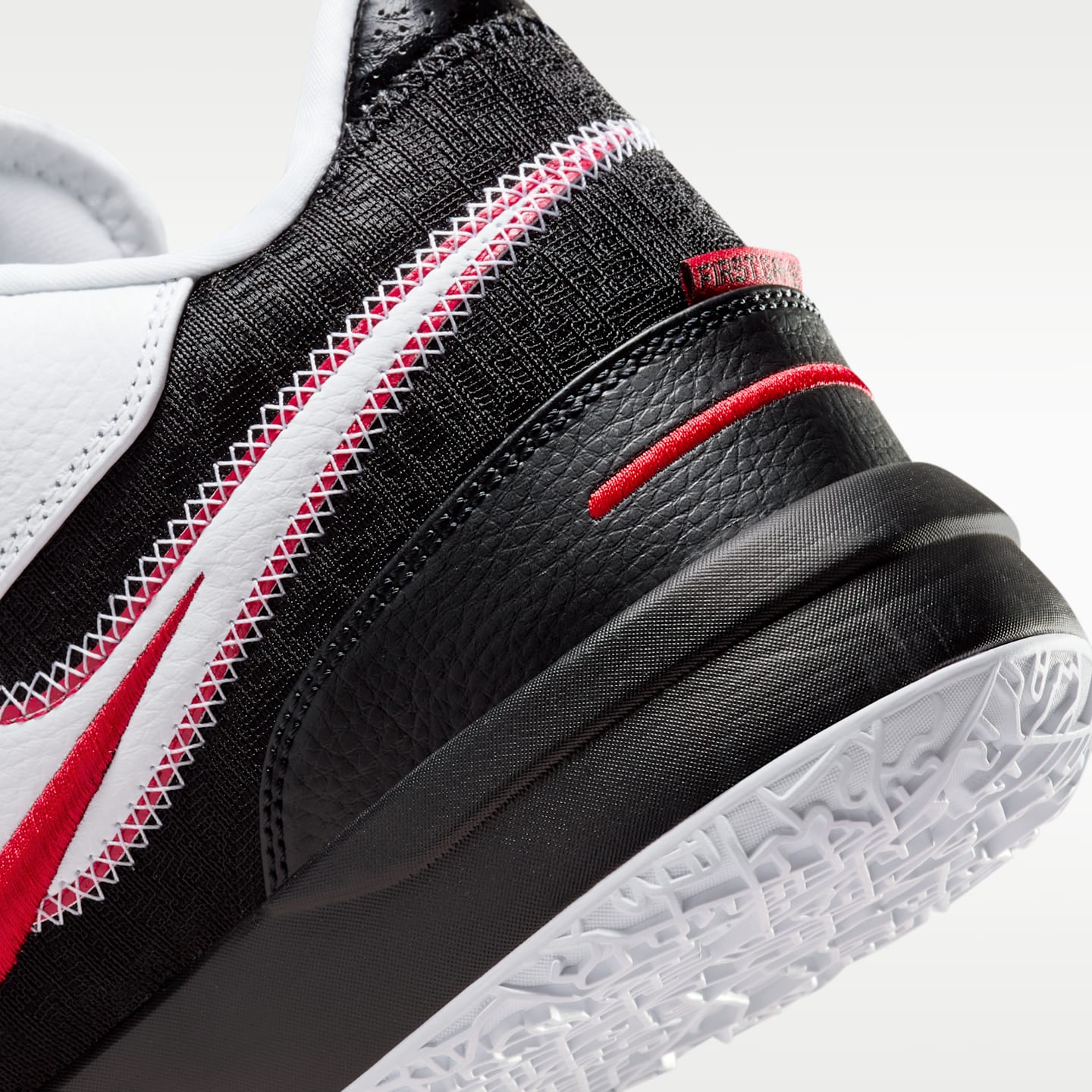 Женские кроссовки Nike LeBron NXXT Gen AMPD Basketball Shoes — фото 8